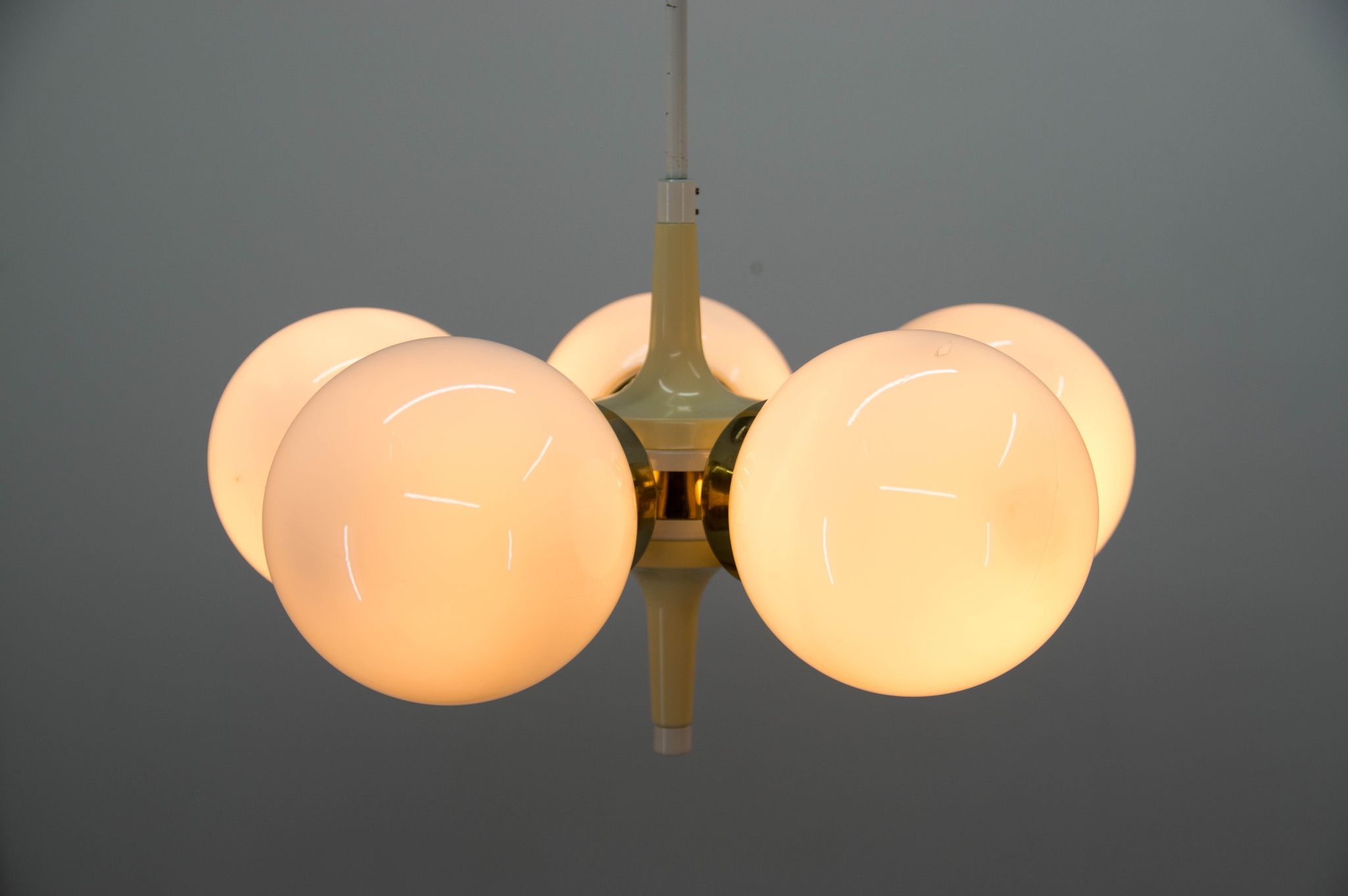 Lustre space age poutnik par Elektroinstala Decin, années 1970