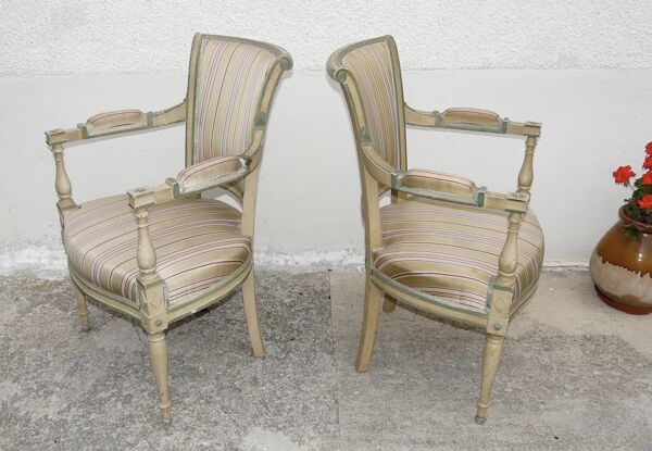 Paire de fauteuils cabriolets de style Directoire