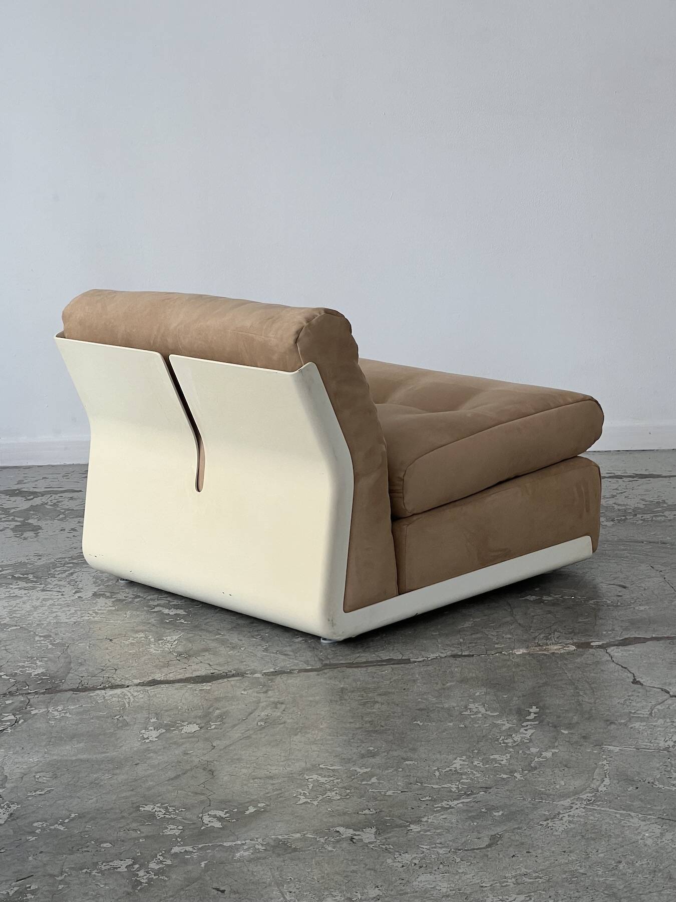 Pair of Amanta low chairs by Mario Bellini for C&B Italia, 1960s.