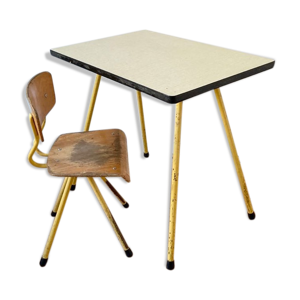 Ensemble table et chaise