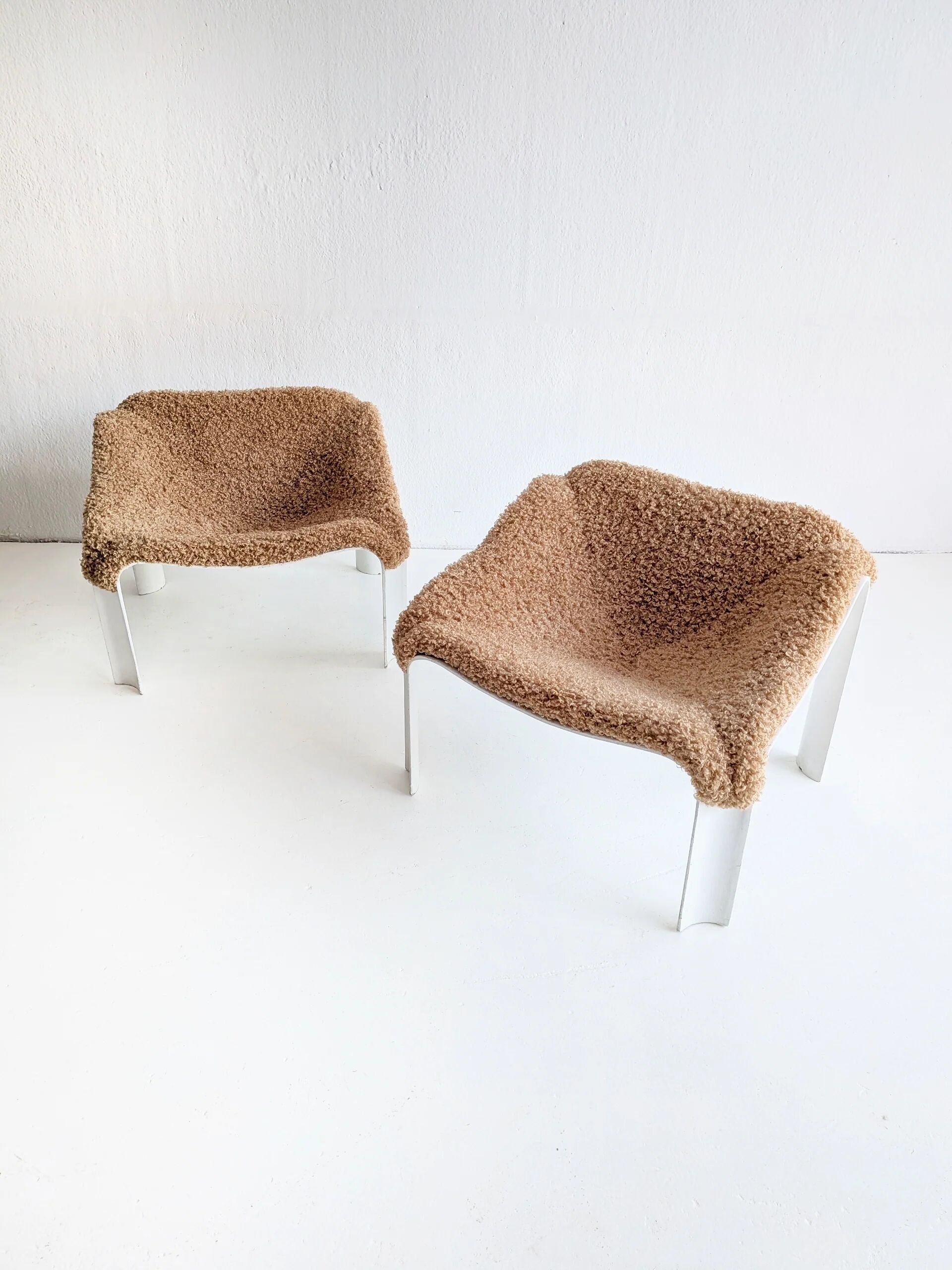 Set of 2 'F300' lounge chairs by Pierre Paulin for Artifort 1960s