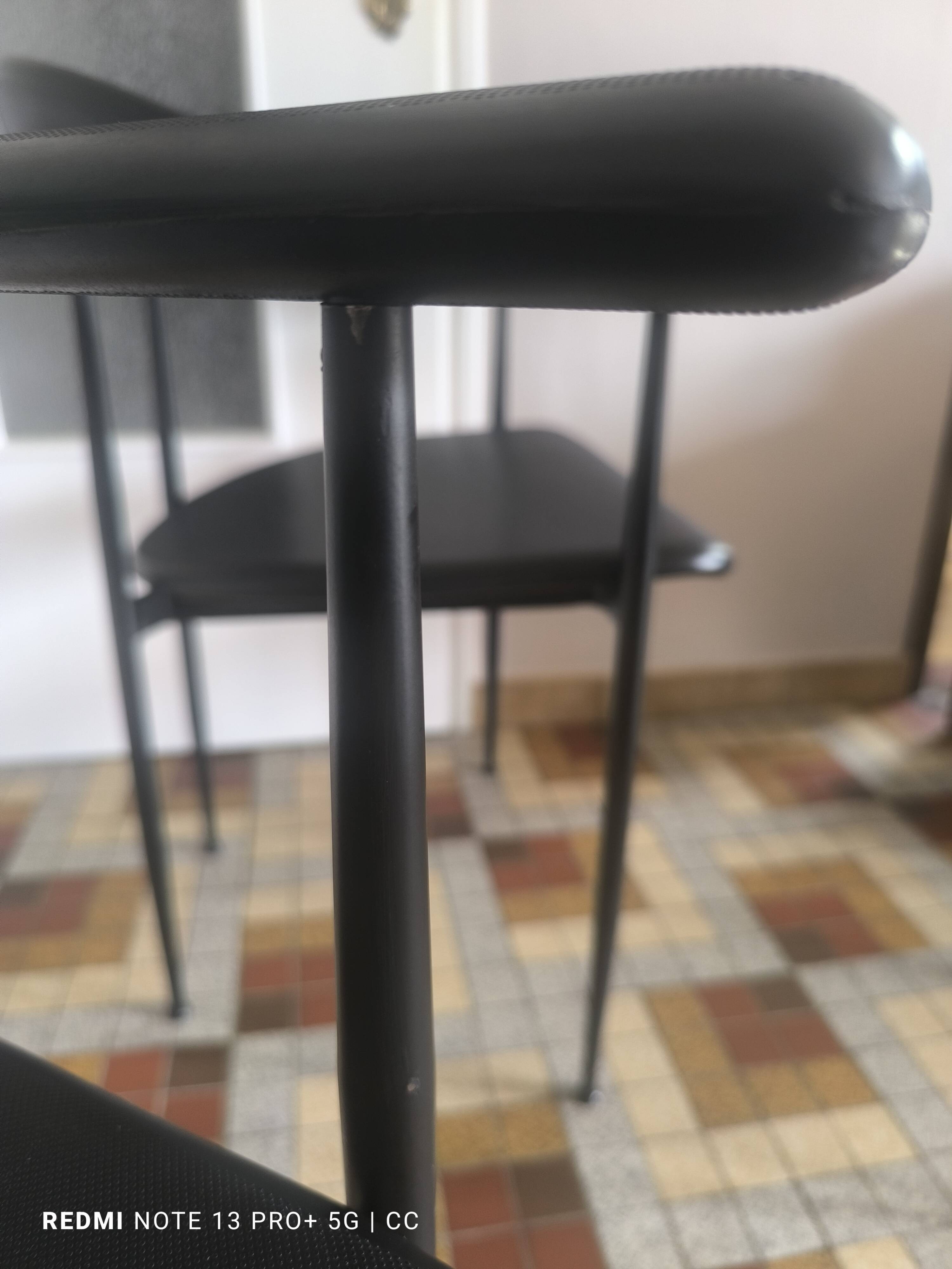 Chaises p40 fasem par giancarlo vegni & gianfranco gualtierotti