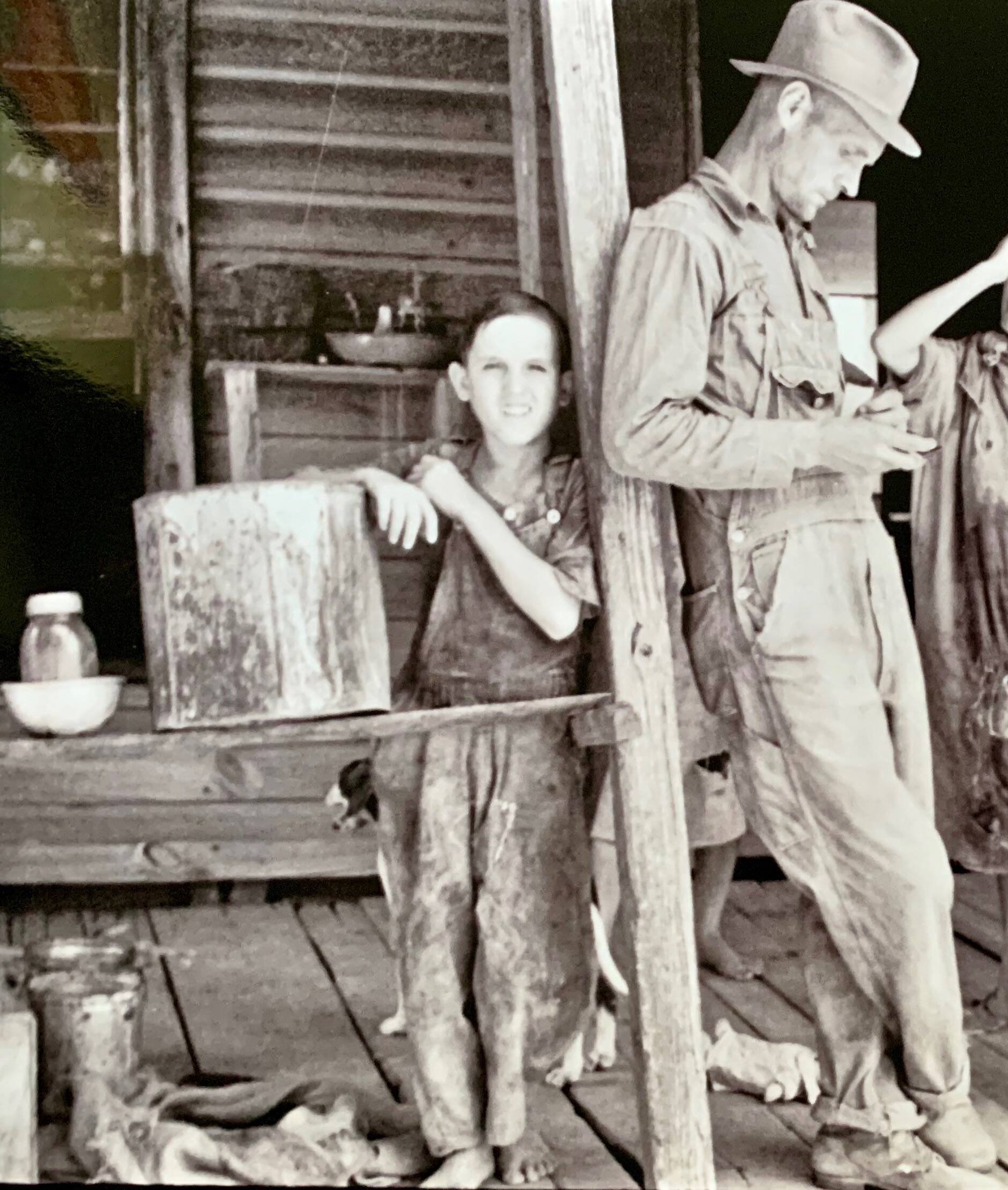 📸 Fine Art Photograph by Walker Evans – Sharecropper Children, Alabama (1936)