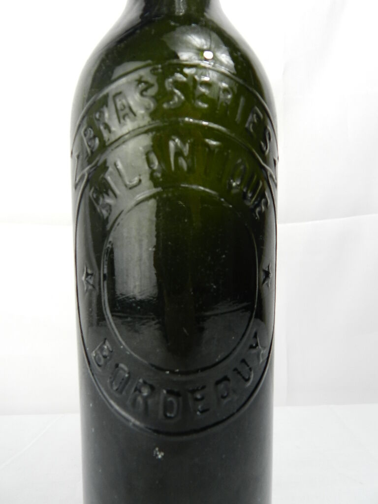 Lemonade bottle overmoulded Bordeaux