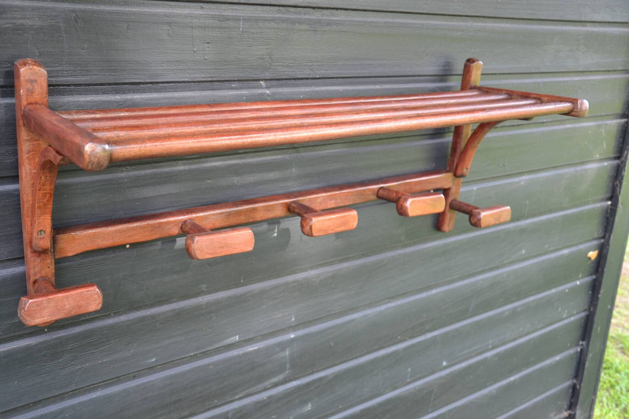 Wall-mounted coat rack "bistro"