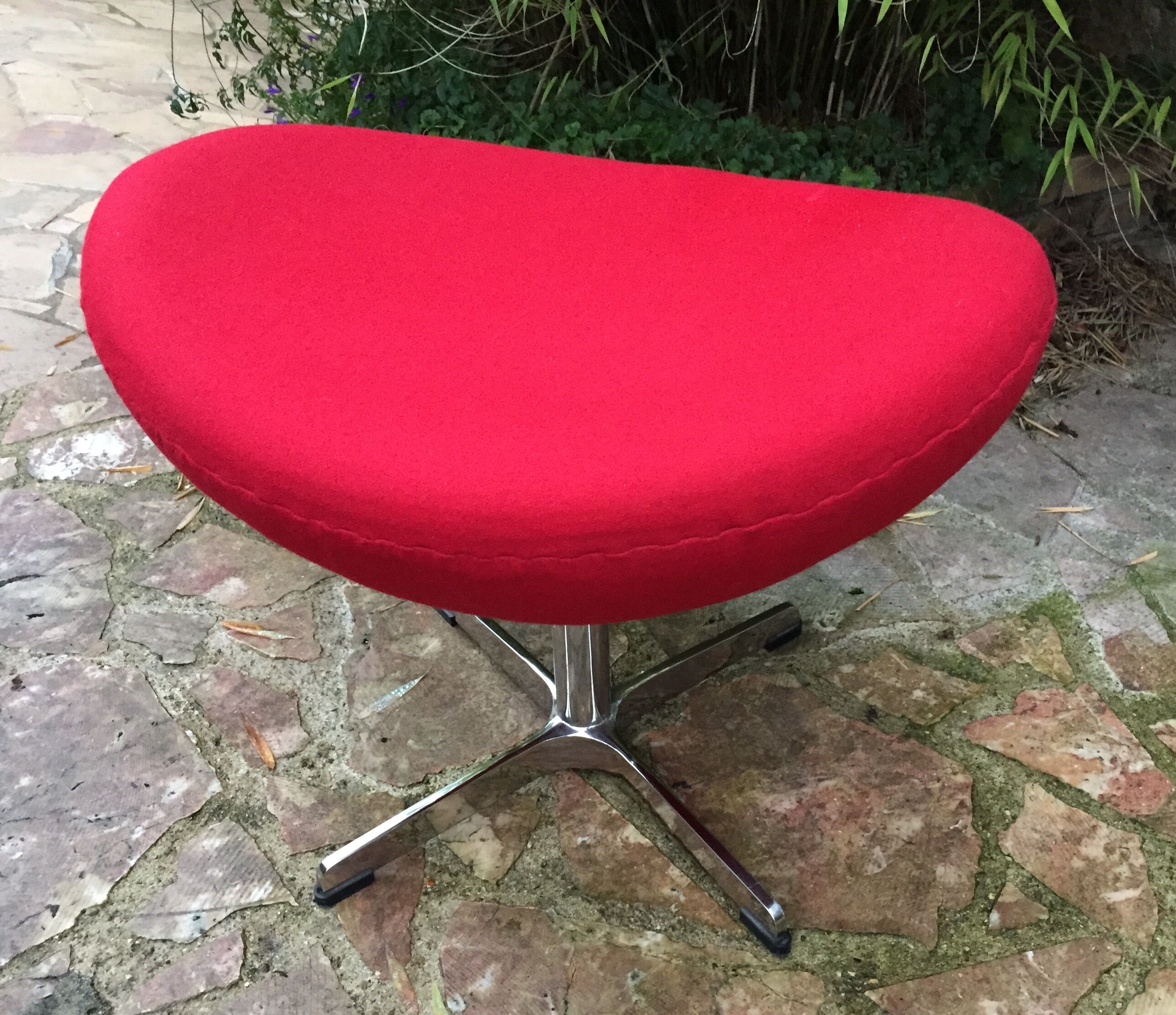Repose-pied rouge