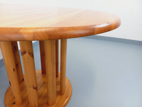 Table à manger ronde scandinave vintage style Rainer Daumiller en pin