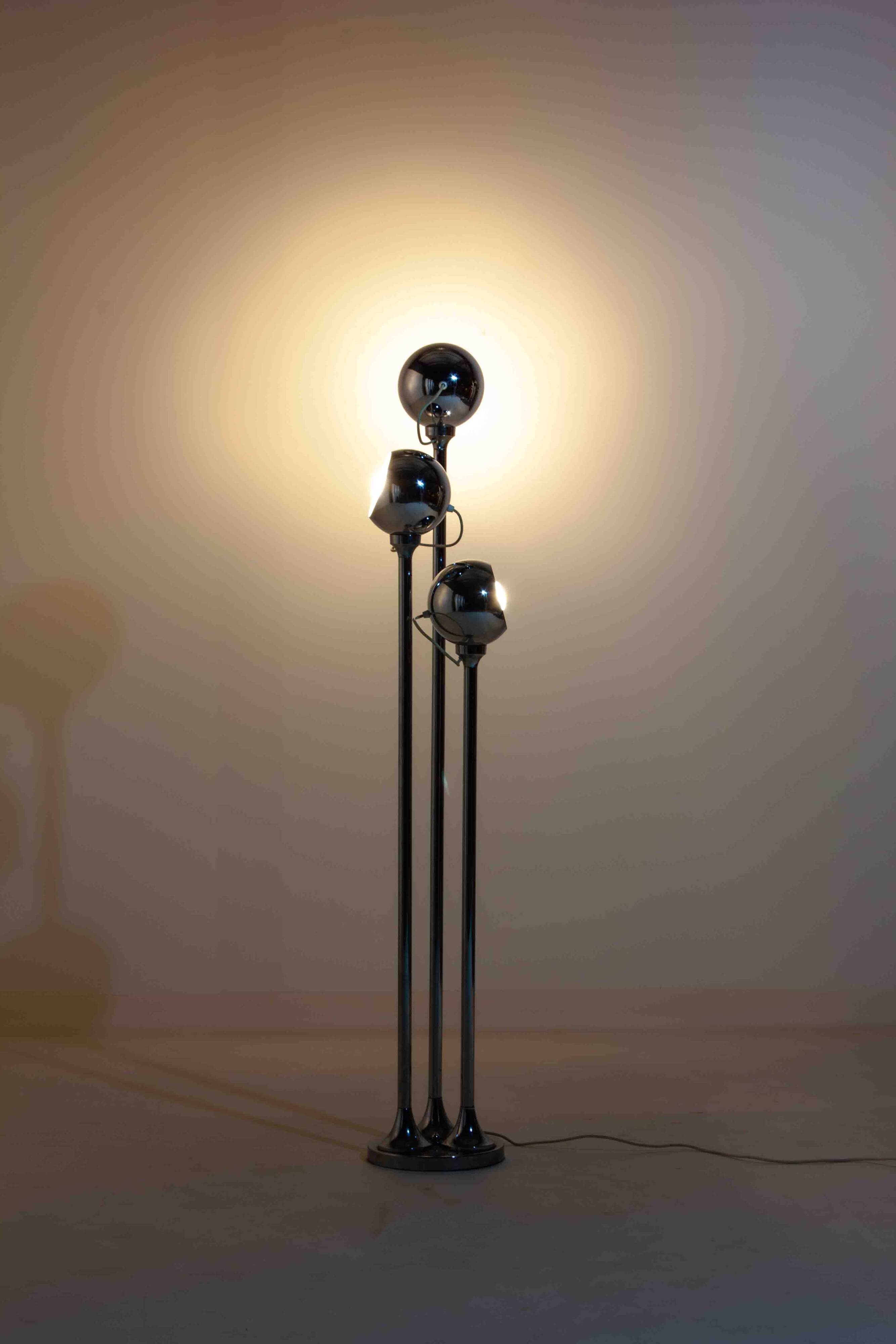 Chrome floor lamp with adjustable metal ball-shaped lights, Italy 1970s