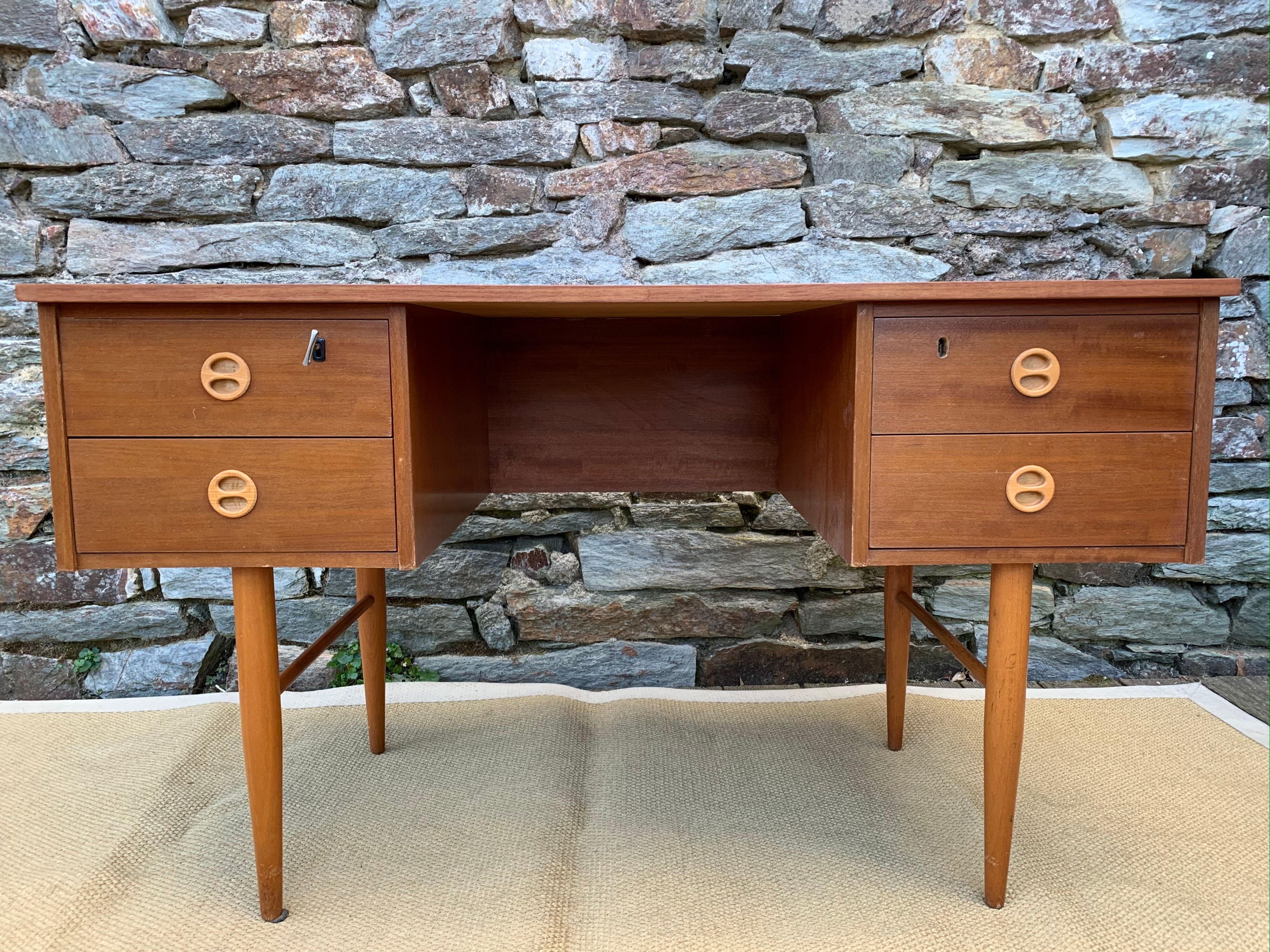 Vintage wooden desk 60's