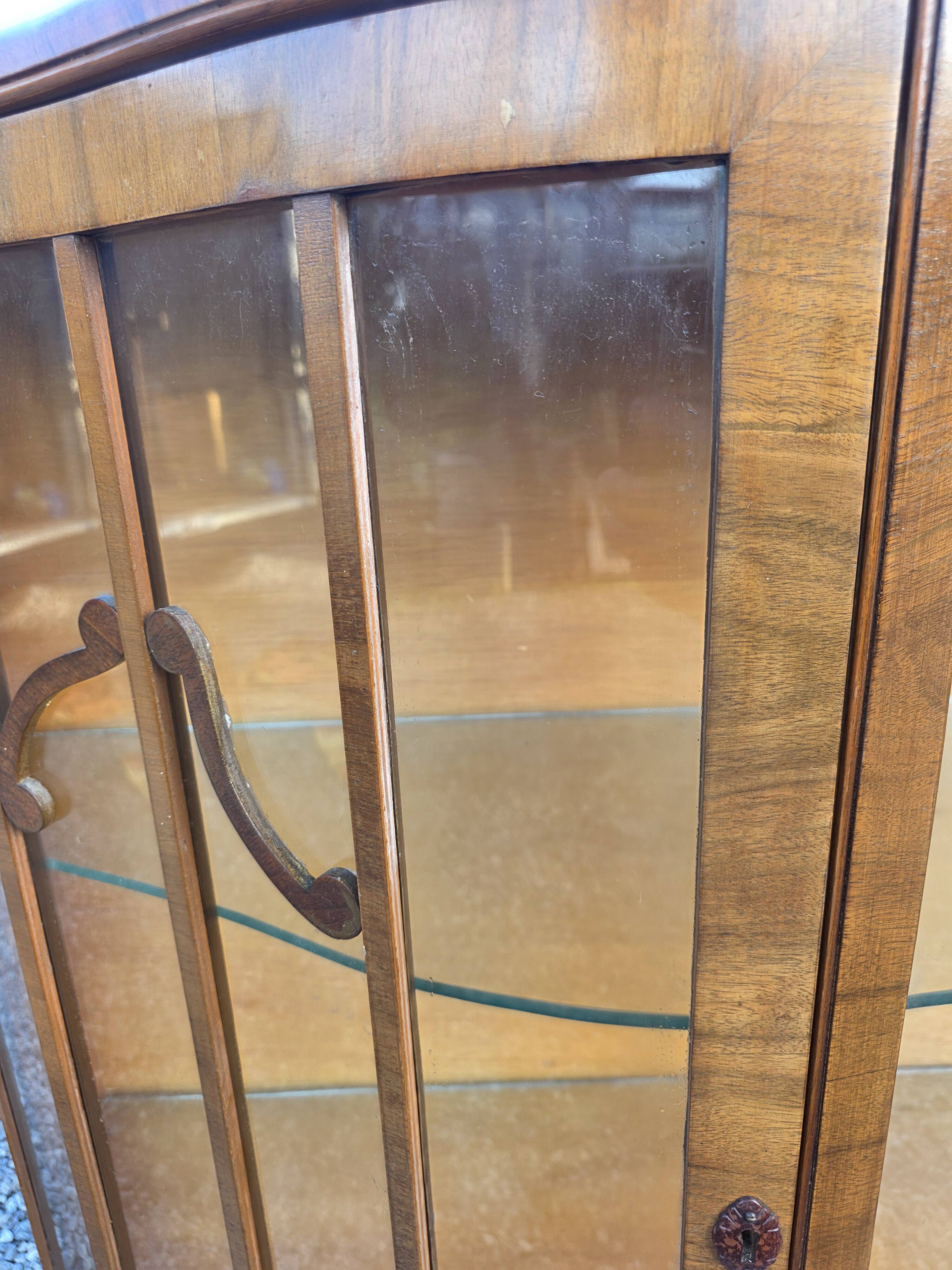 Art Deco display cabinet in walnut from the 1930s.