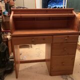 Pine desk with sliding wooden curtain