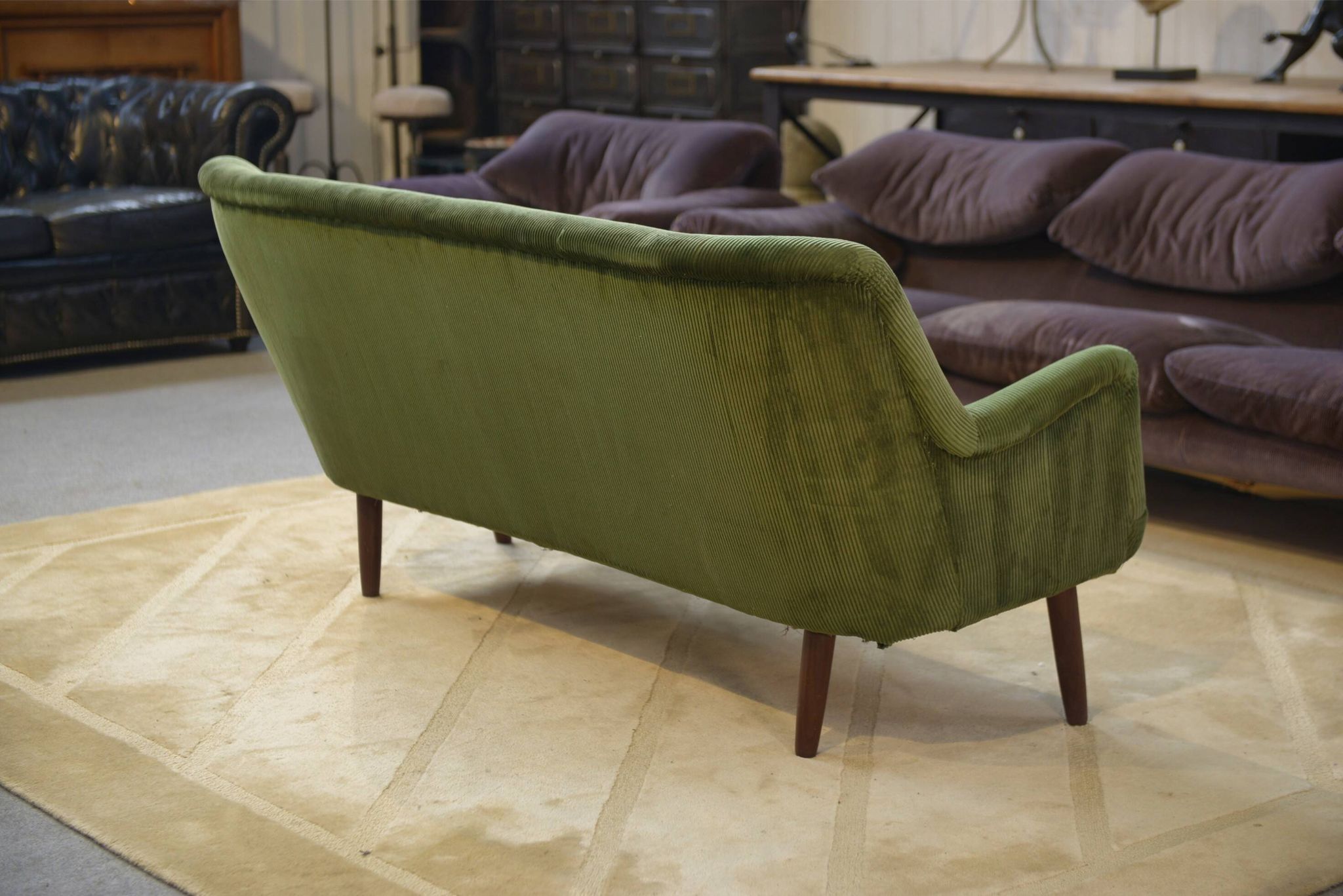 Green velvet canapé 1960s