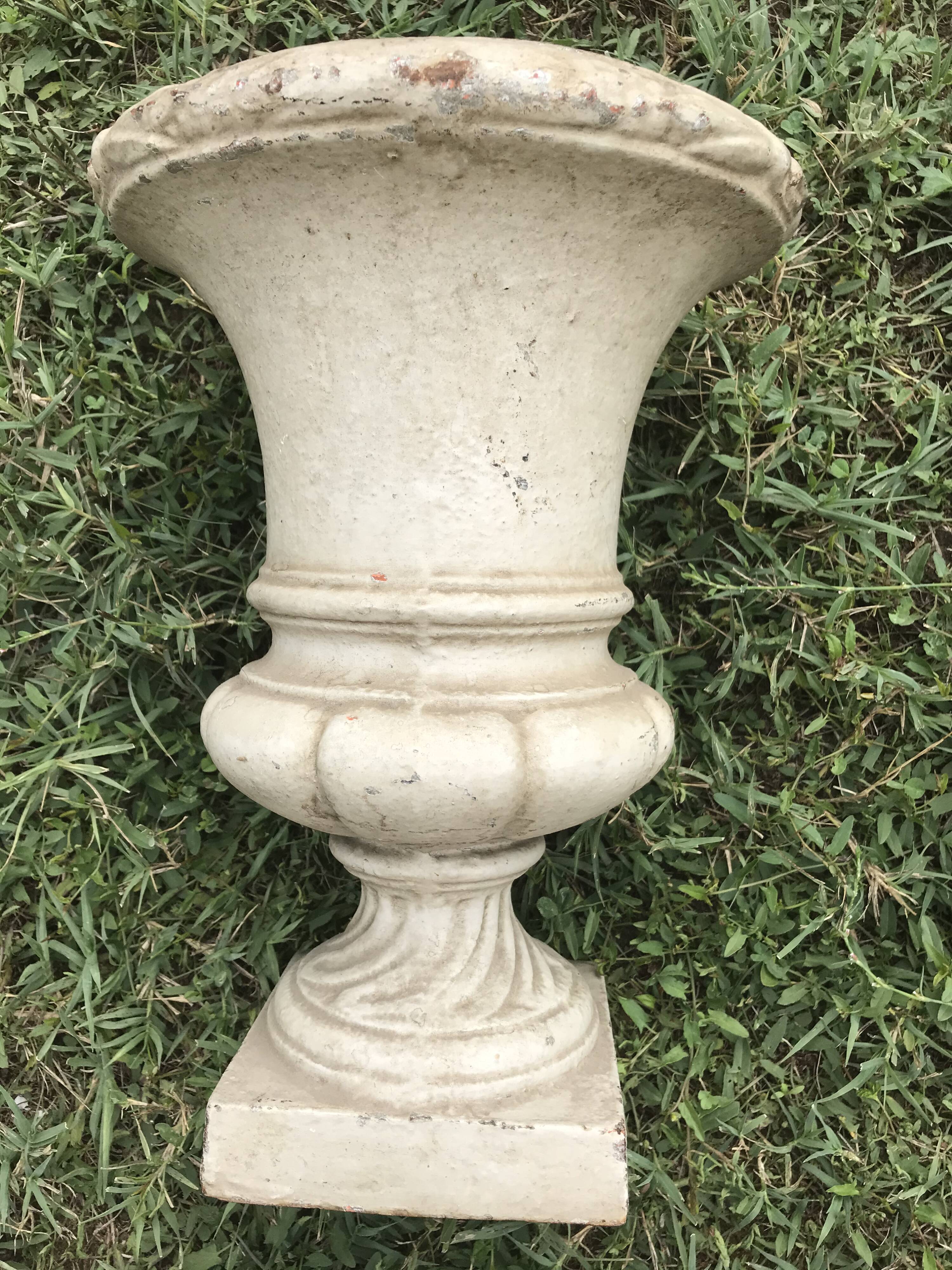 Old Médicis vase