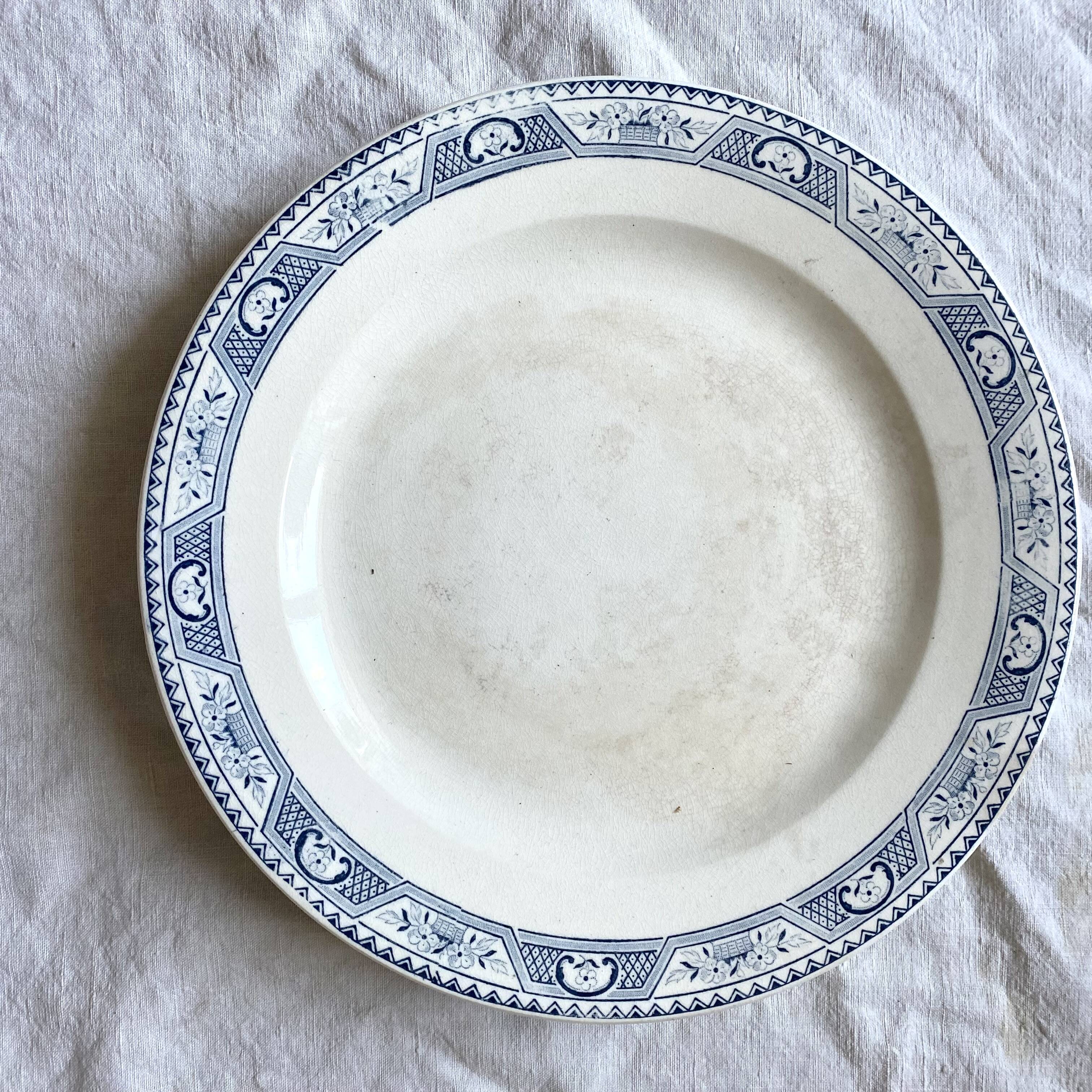 Salins ironstone footed dish 24.5 cm