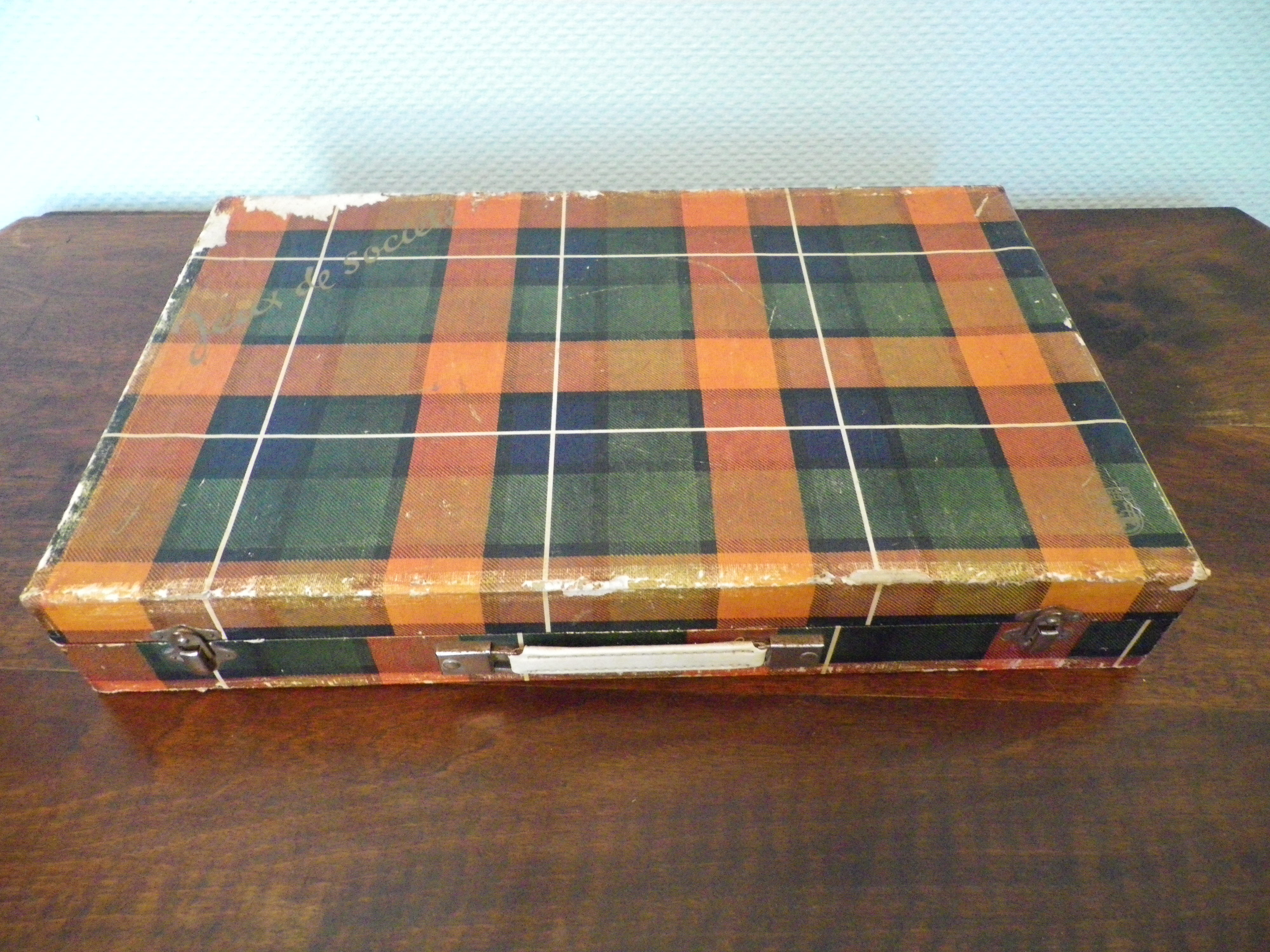 Old suitcase of board games, 7 games, - Rachez Paris -
