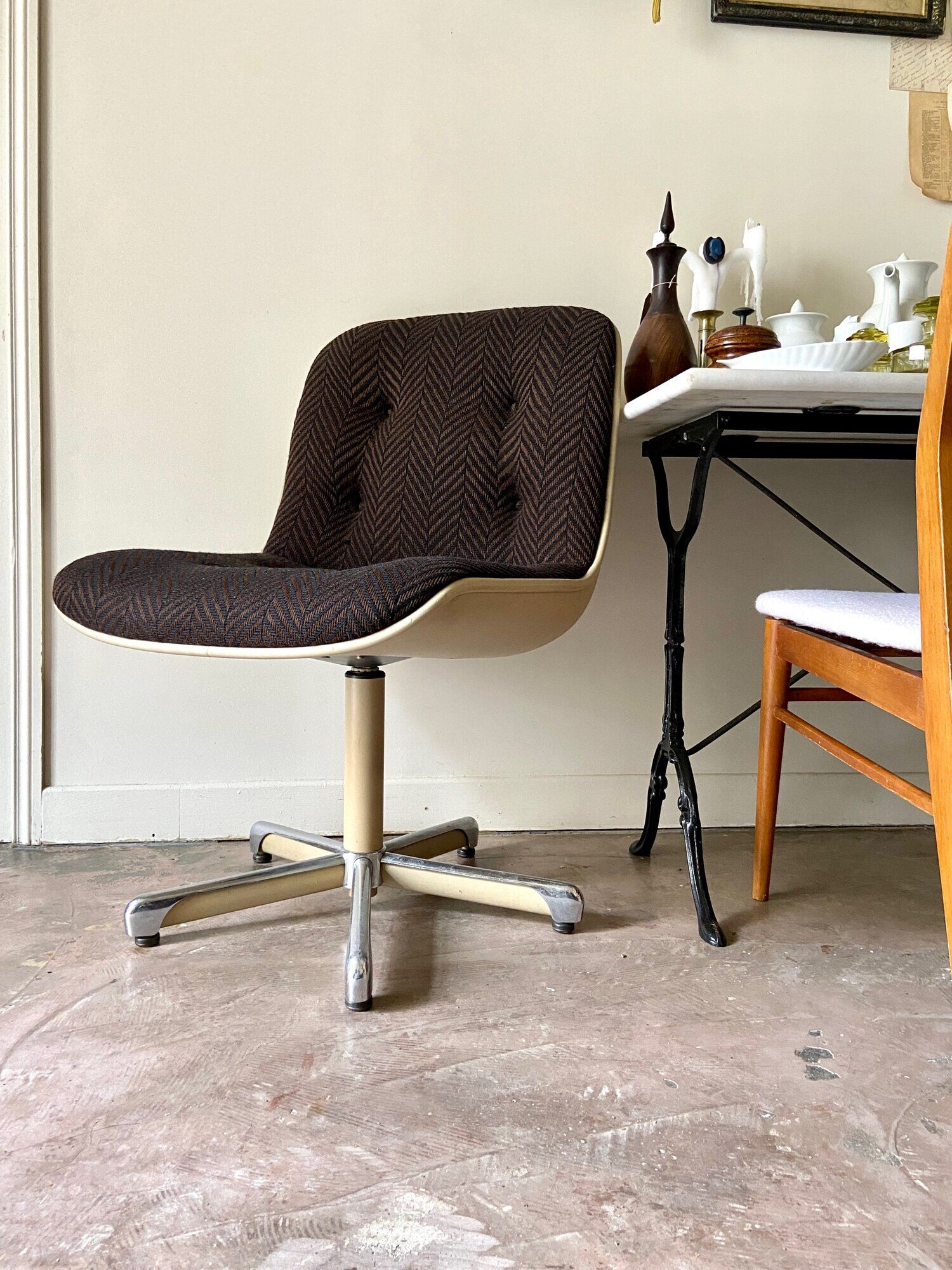 Strafor armchair in beige plastic and brown herringbone wool 1960s'