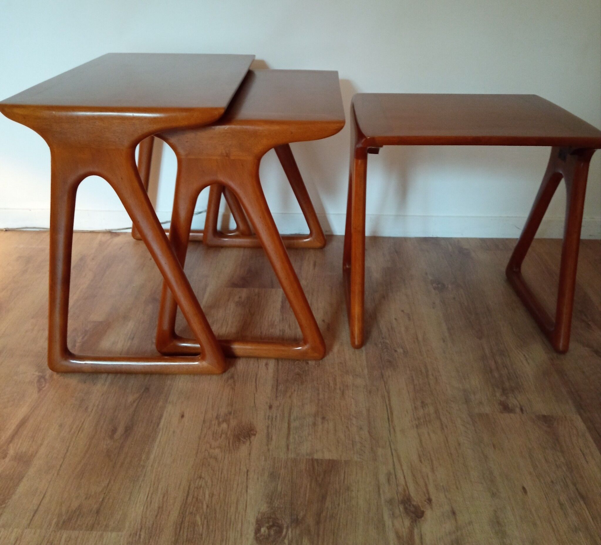 Nesting tables seventies