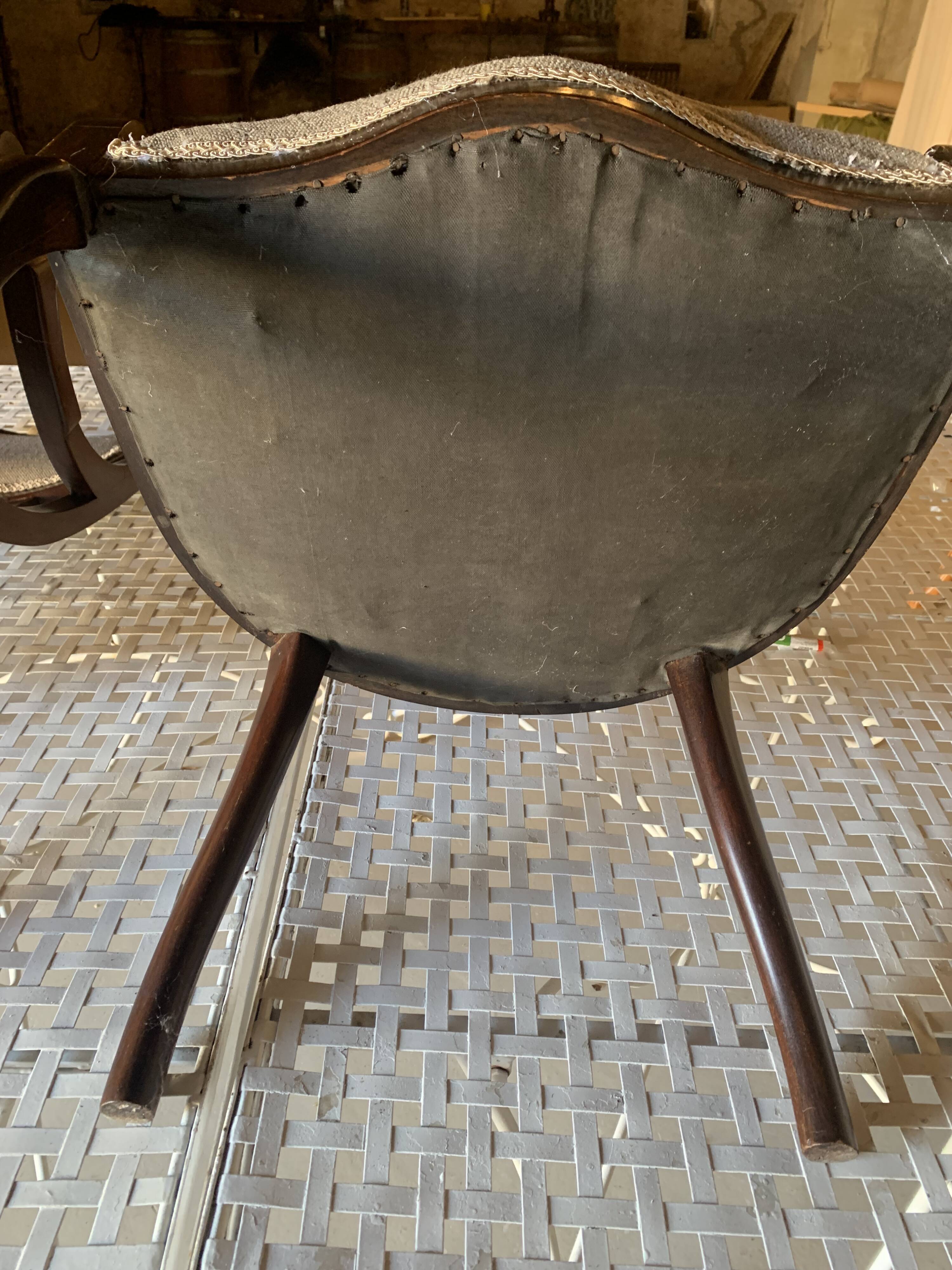 Bench and its two chairs