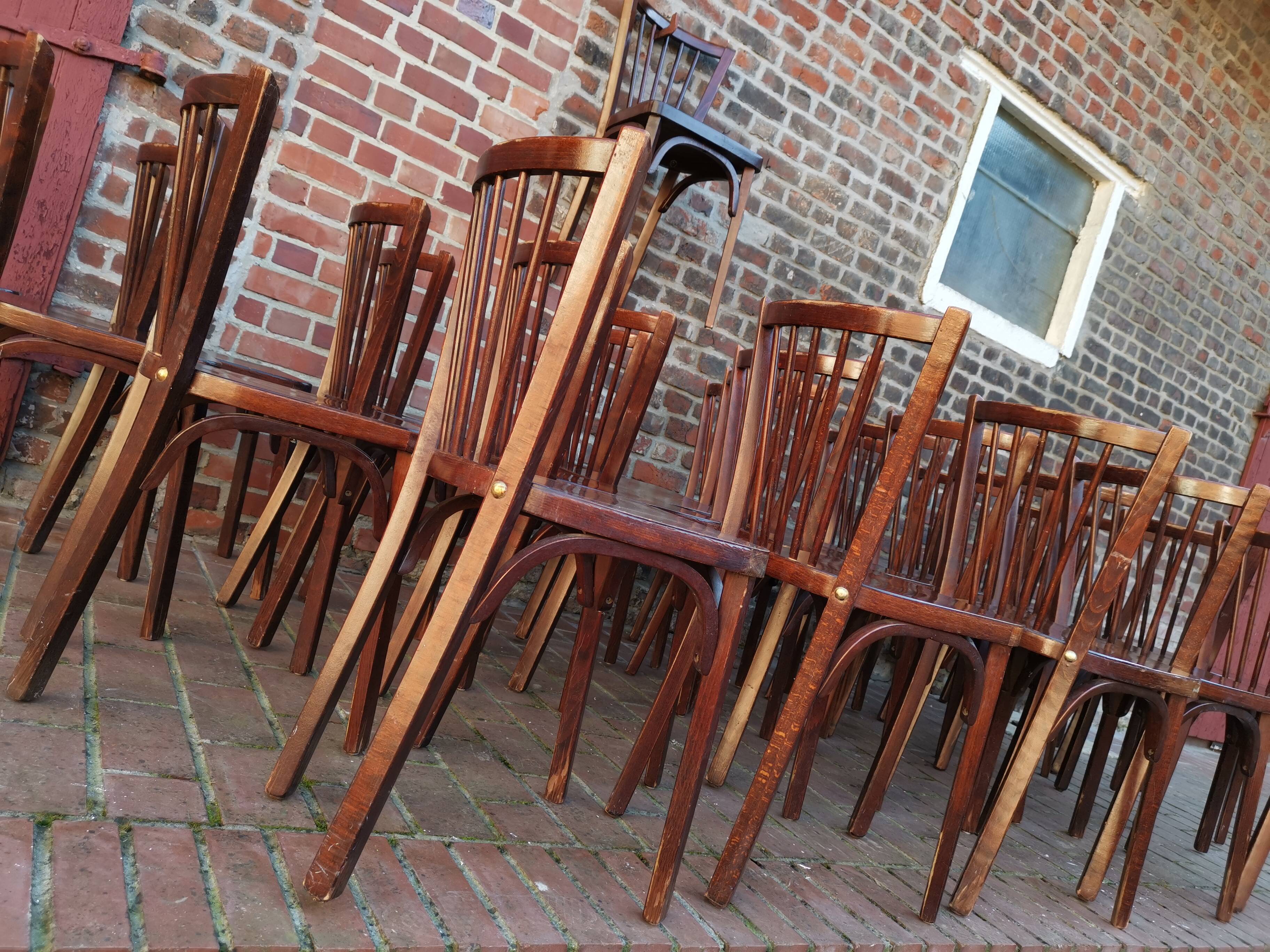 Lot de chaises Baumann N°12