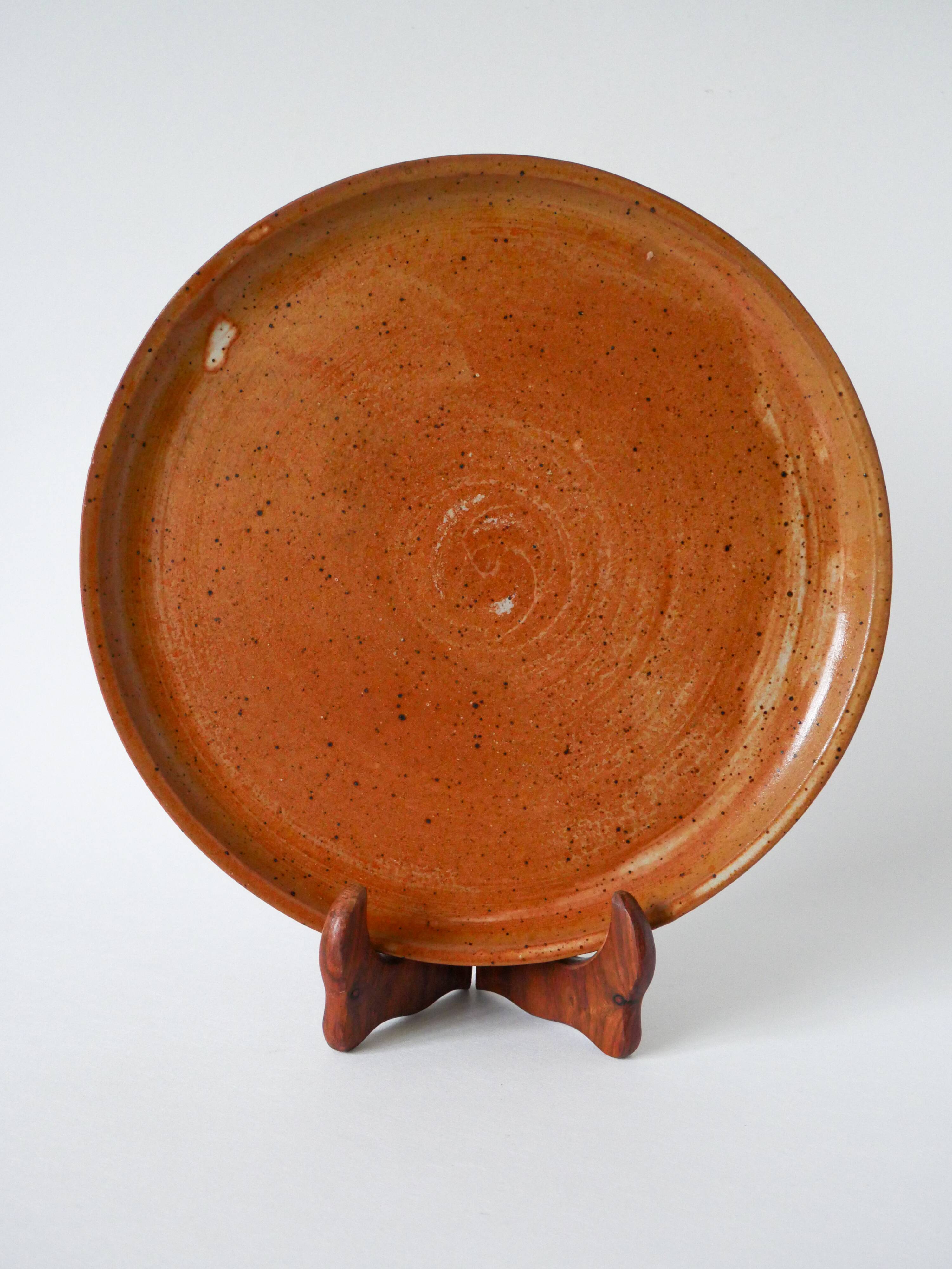 Round glazed stoneware dish, 1970