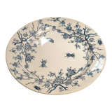 Serving dish décor with insects