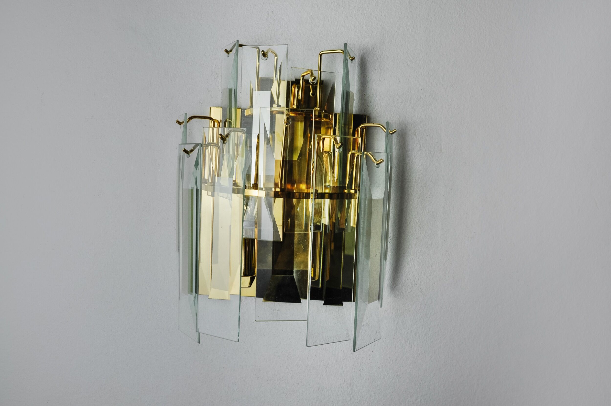 Venini wall lamp, cascading bevelled glass, Italy, 1970