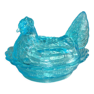 Old blue hen in pressed glass molded