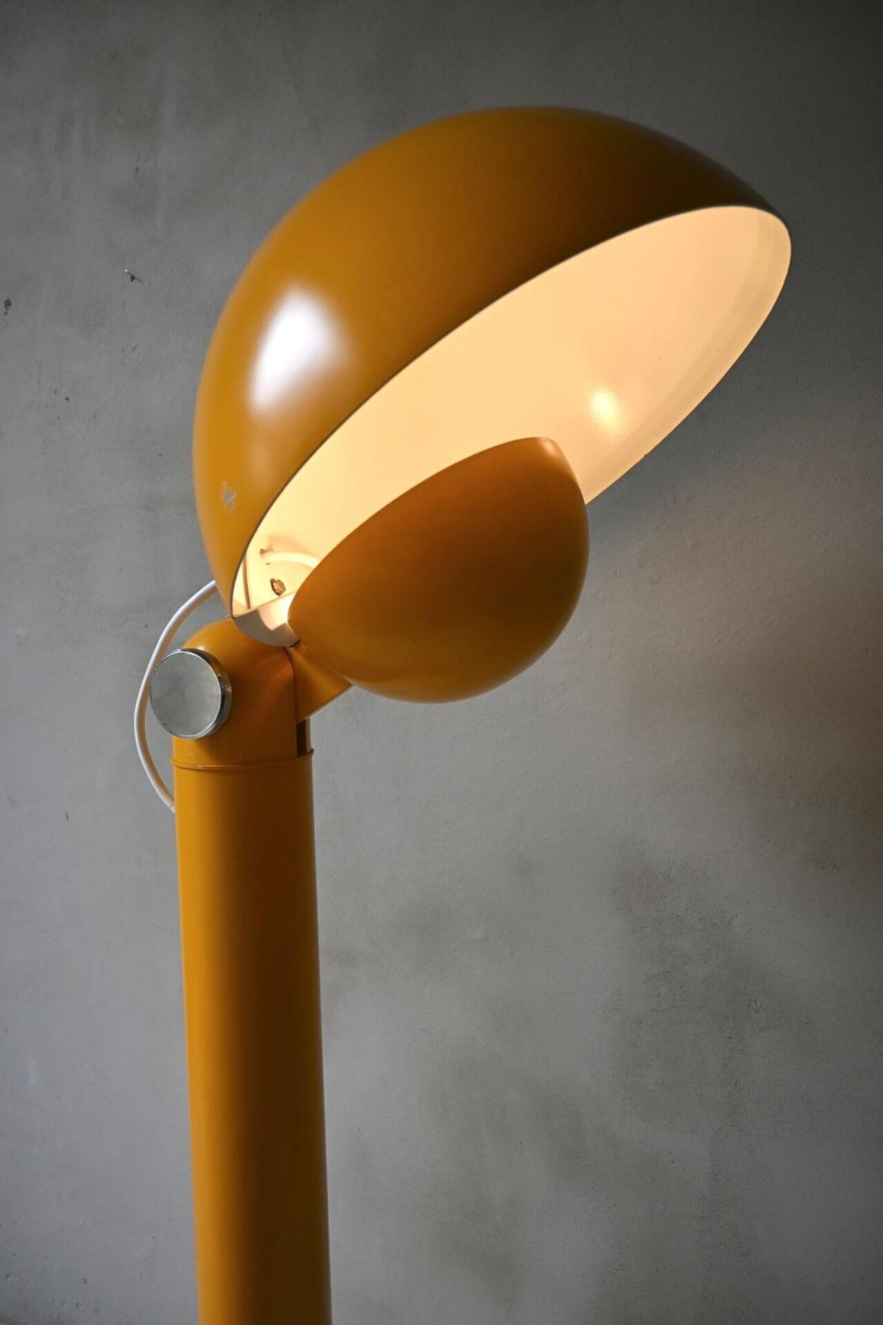 Lampadaire Cuffia par Francesco Buzzi pour Bieffeplast en jaune