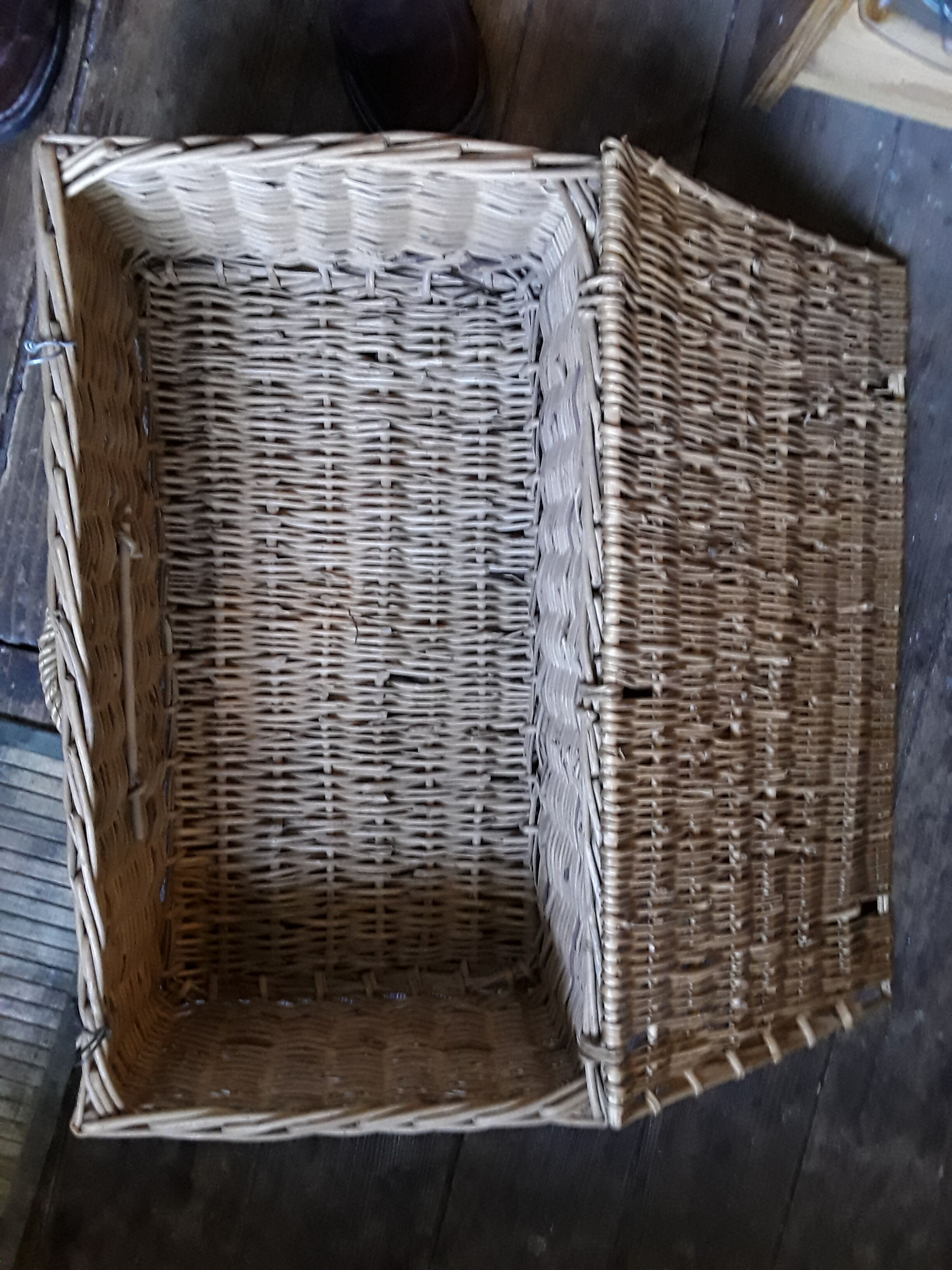 Panier de pêcheur en rotin vintage