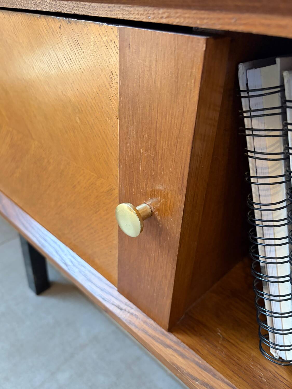 Enfilade basse vintage peu profonde