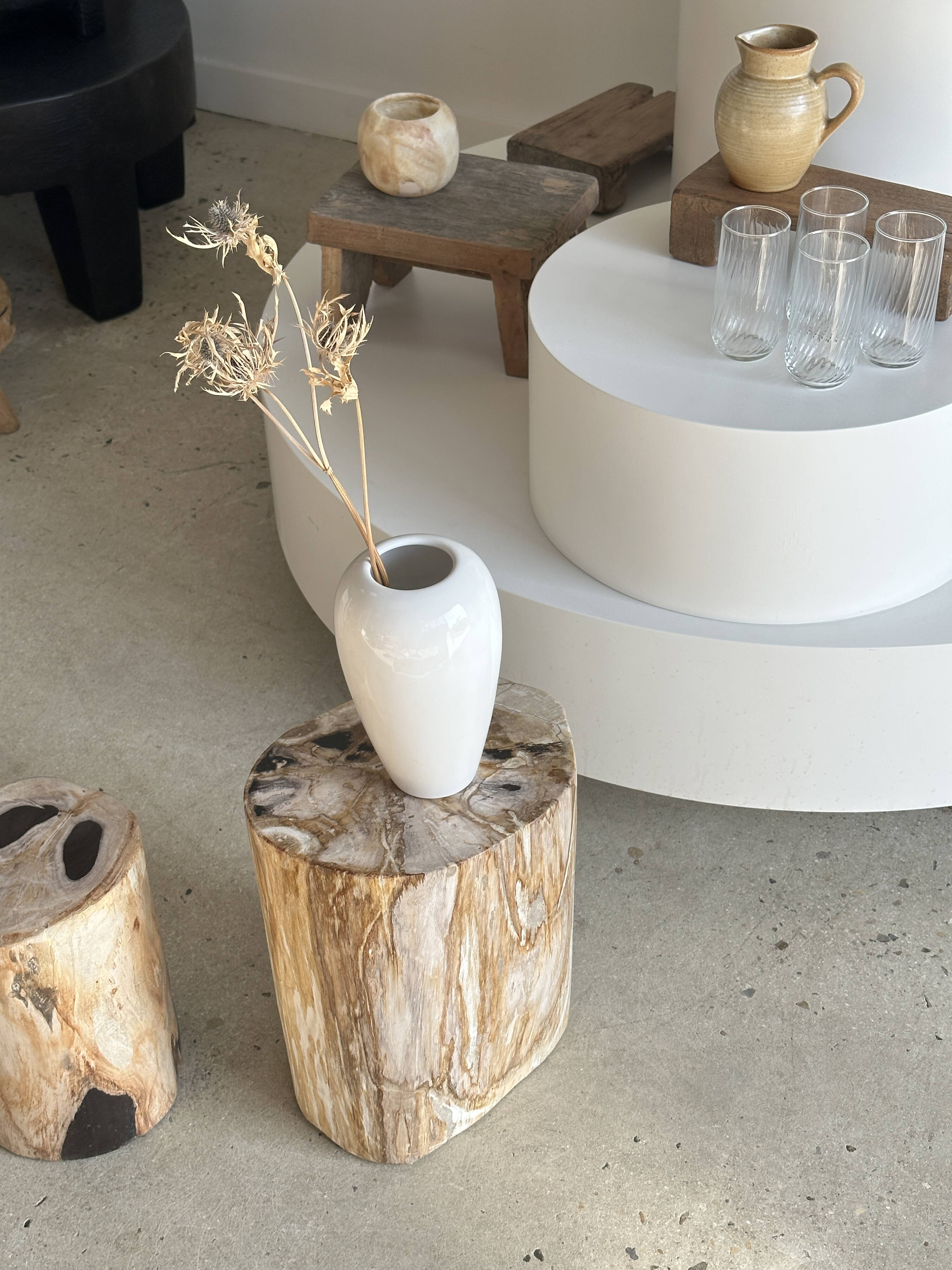 Oblong white vase H:20cm