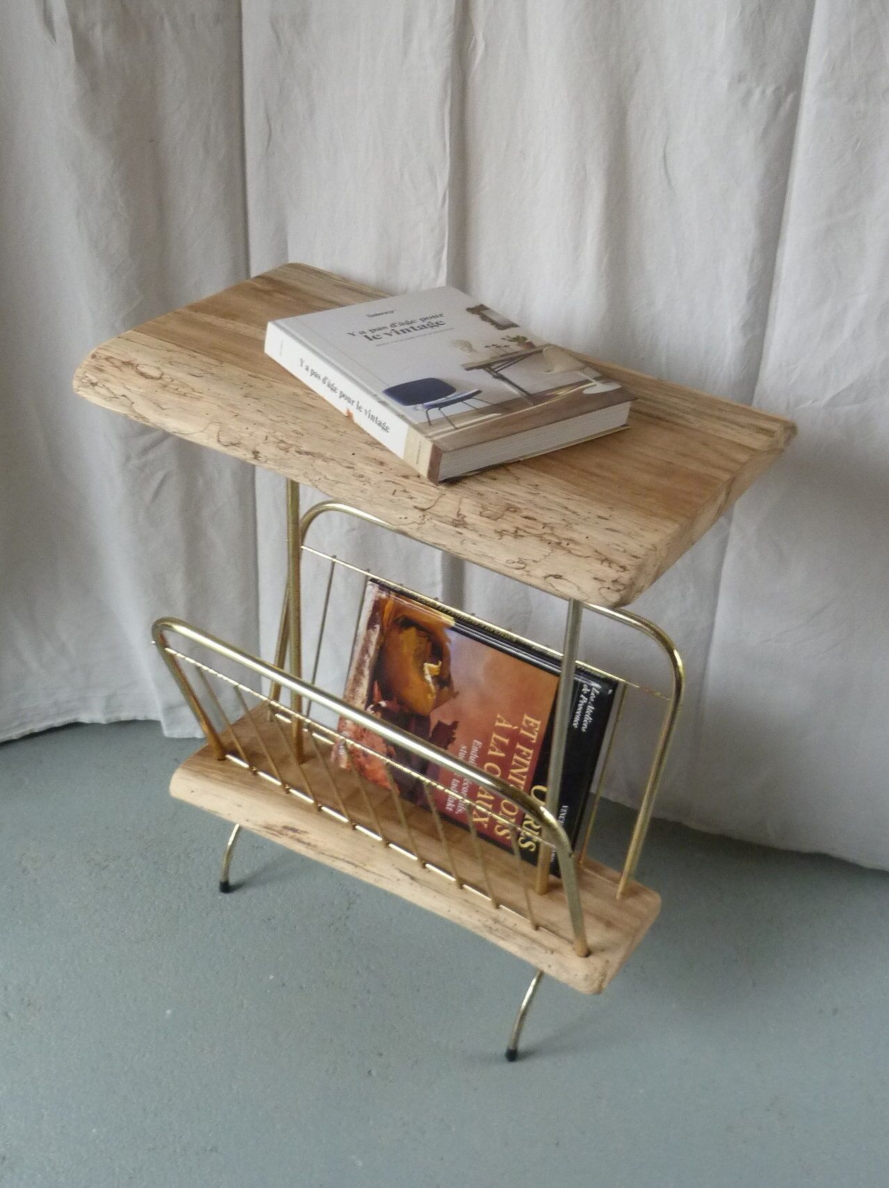Magazine holder