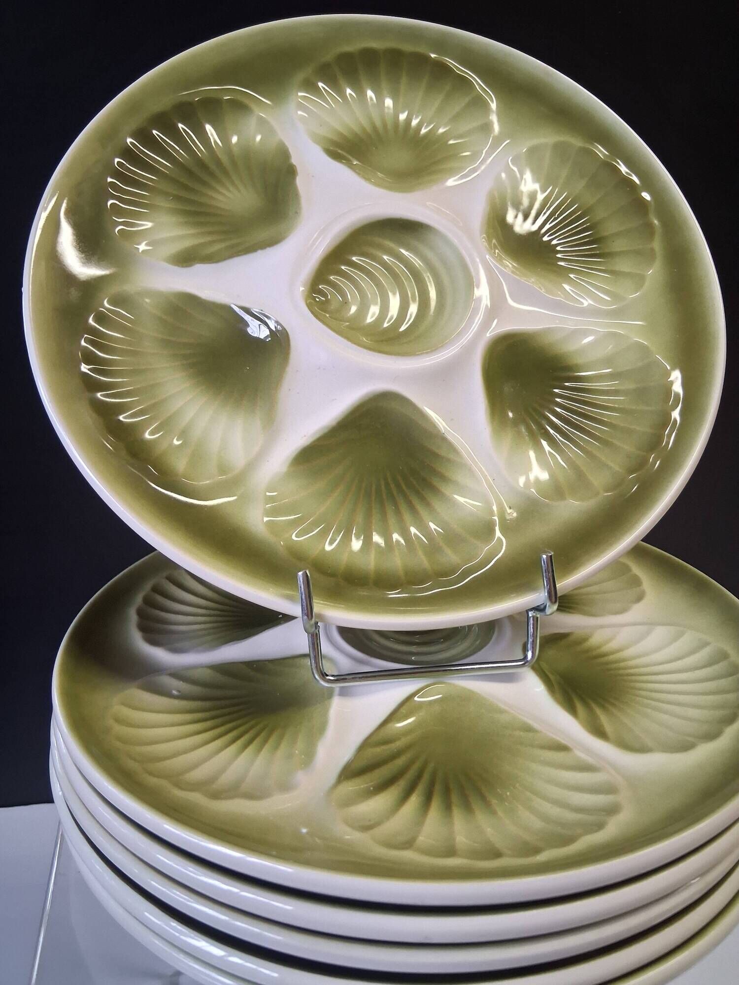 6 oyster/shellfish plates from Moulin des Loups in very good condition.