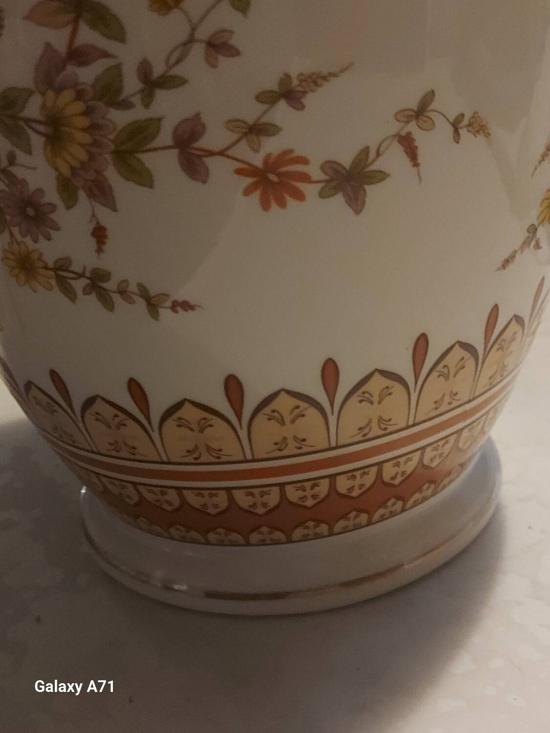 Japanese style porcelain vase signed FG