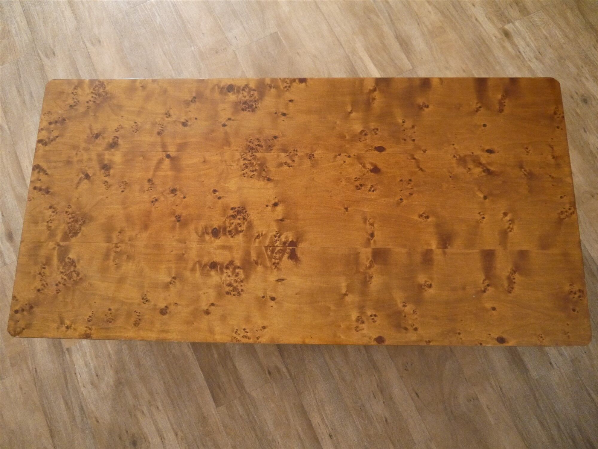 Table basse vintage en loupe d'orme 1970