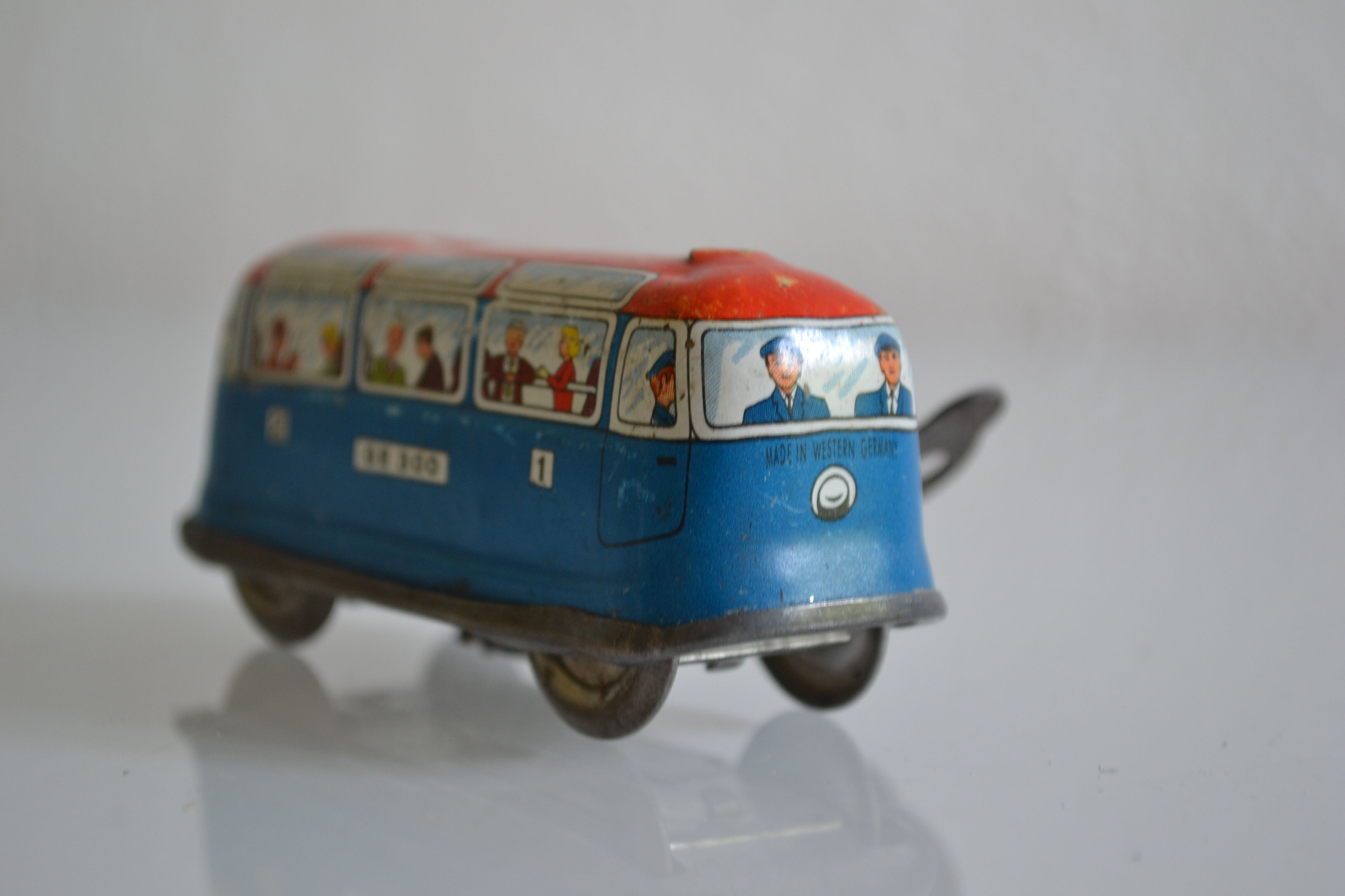1950 vintage mechanical bus