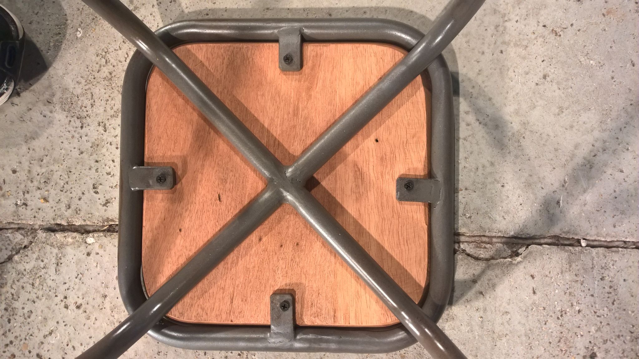 High stool workshop