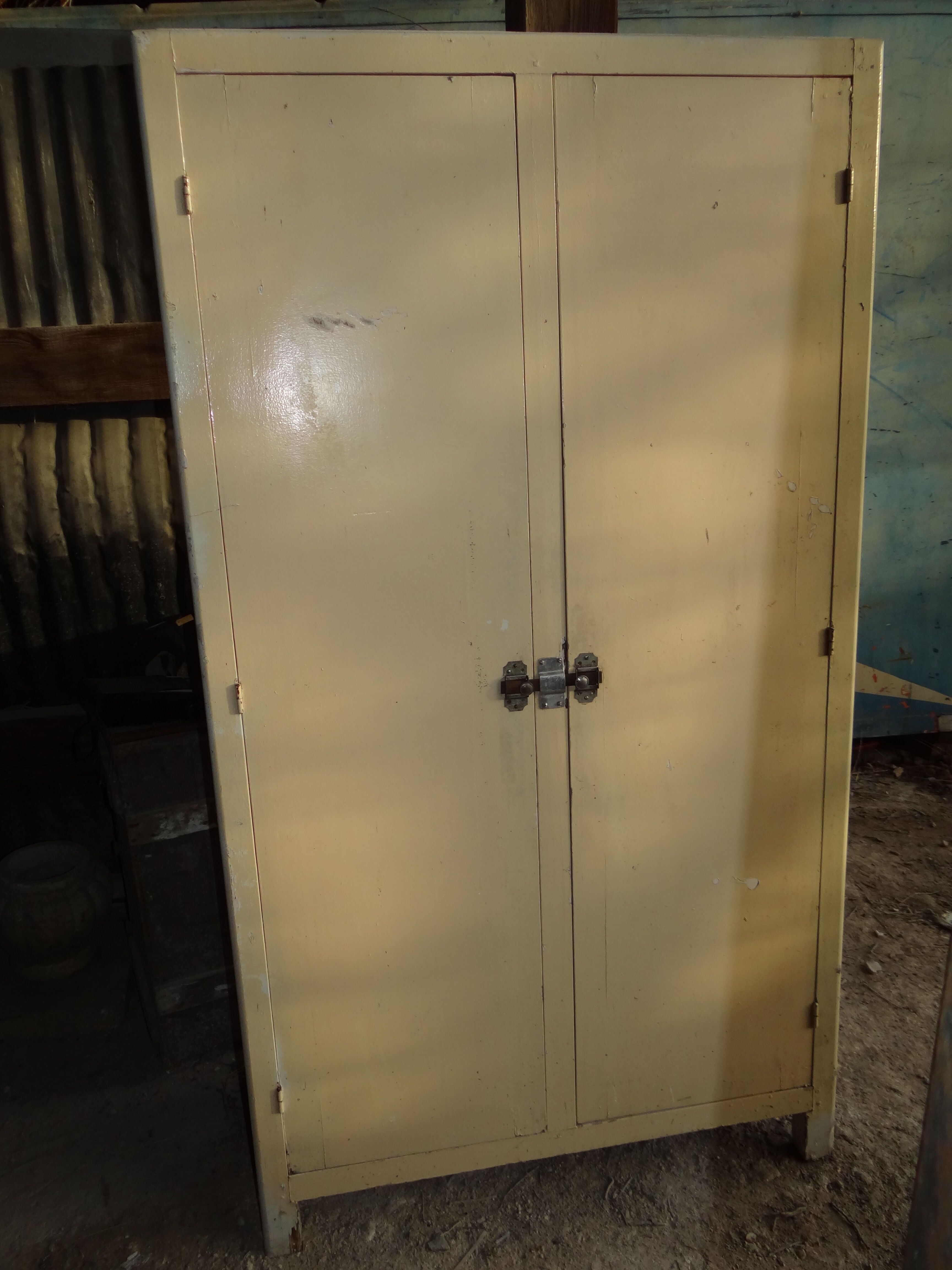 1950s Parisian wardrobe