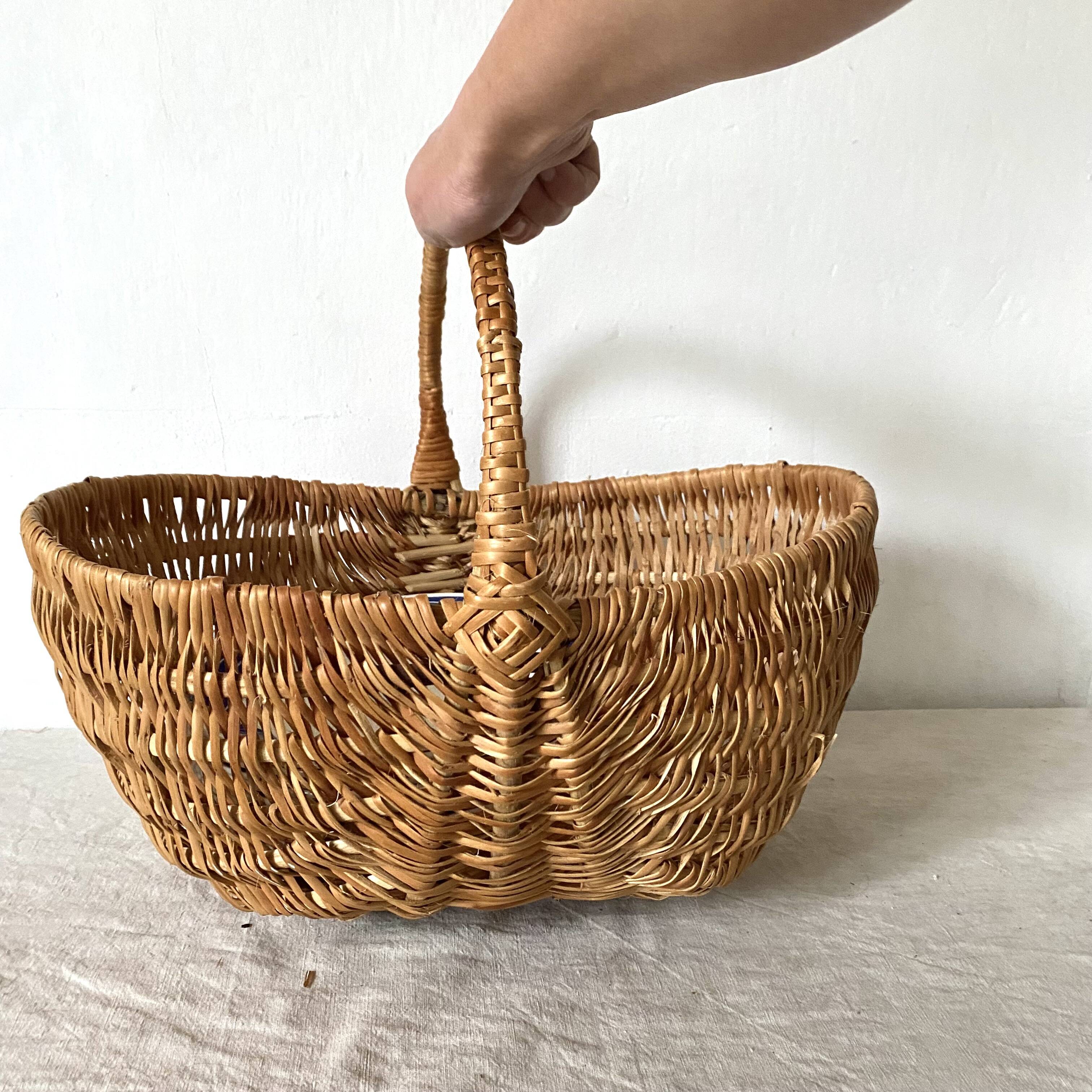 Woven wicker basket