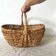 Panier en osier tressé