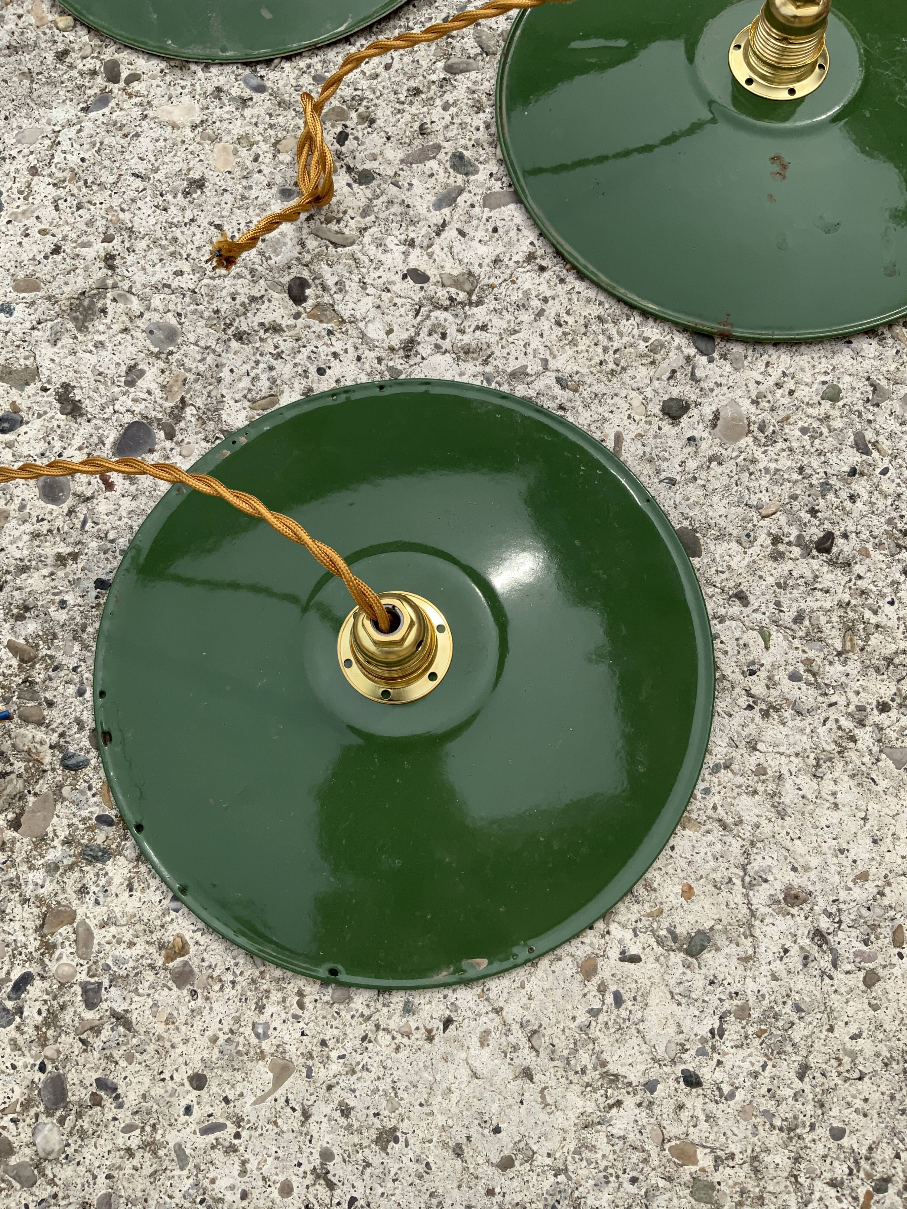 Trio suspension sheet enamelled vintage green and white gold threads brass socket