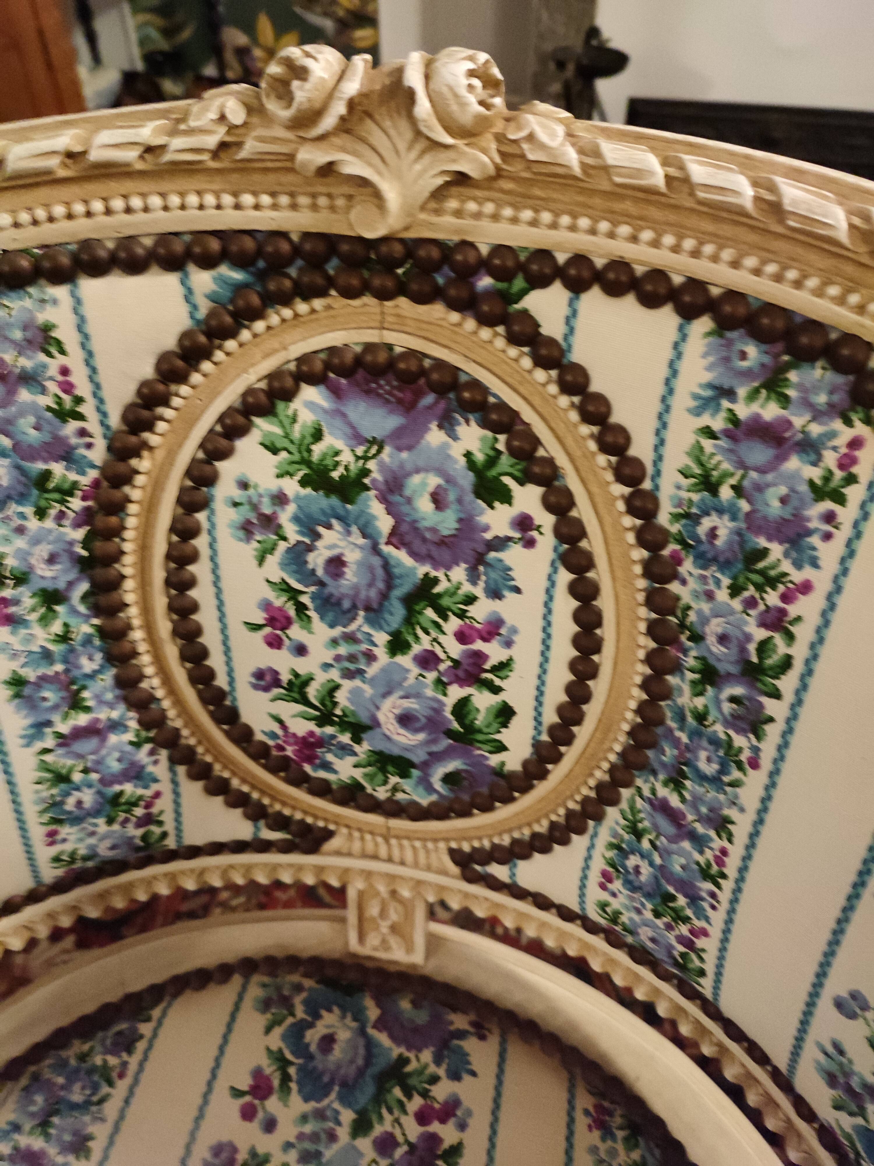 Fauteuil de style Louis XVI