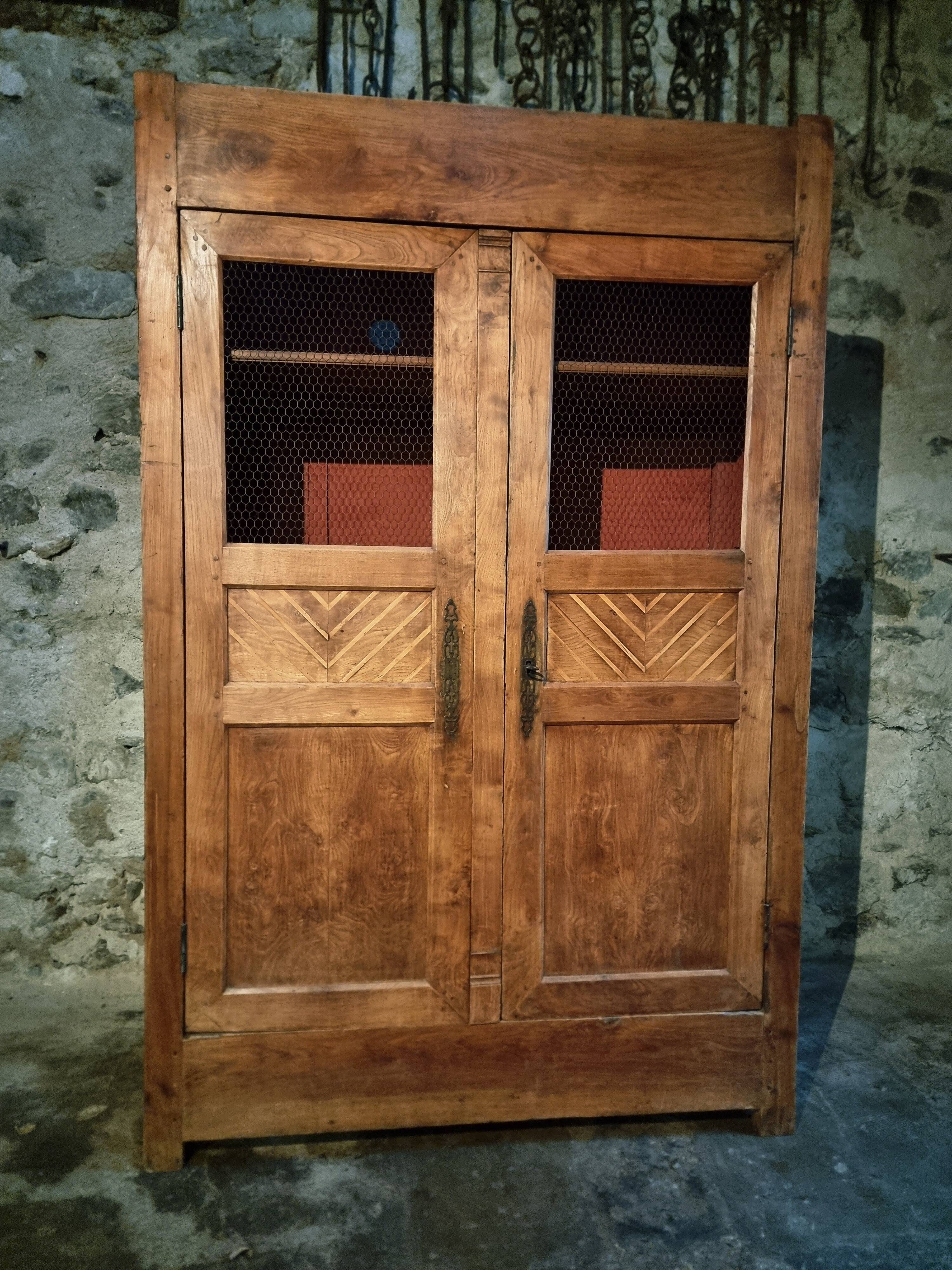 Armoire / placard français ancien – XIXe siècle