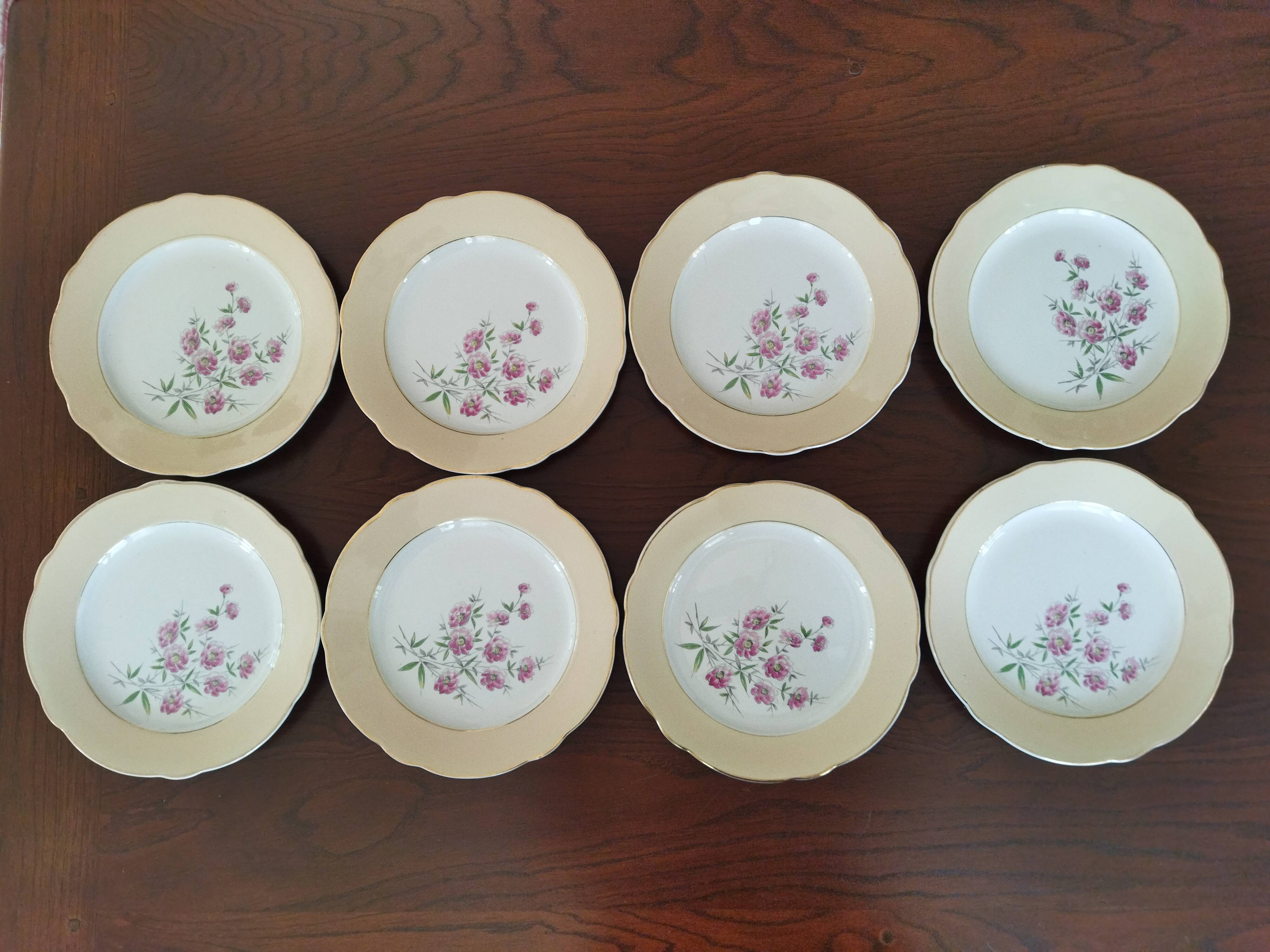 8 assiettes plates K&G Lunéville