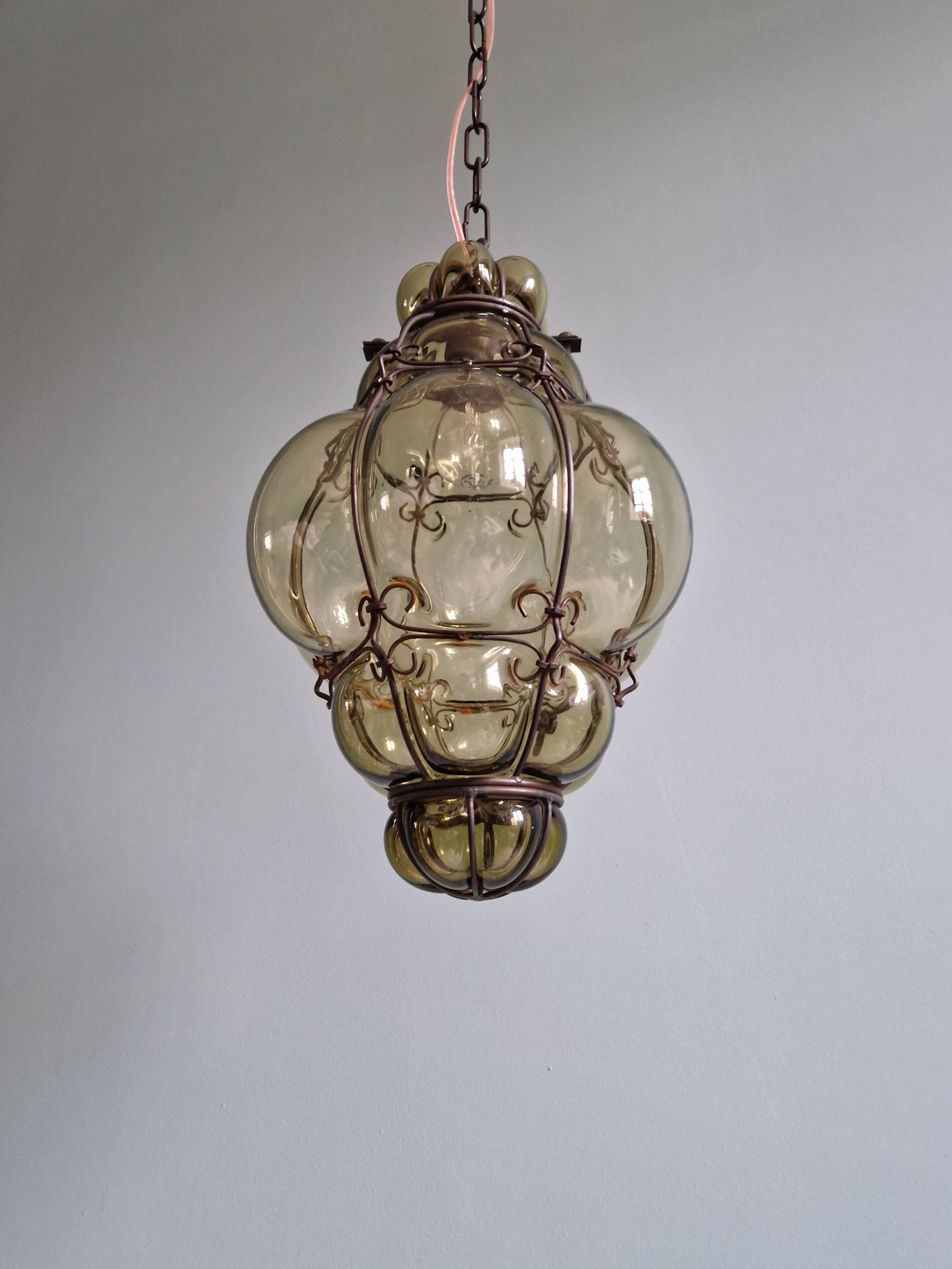 Venetian pendant light in blown glass and wrought metal, mid-20th century