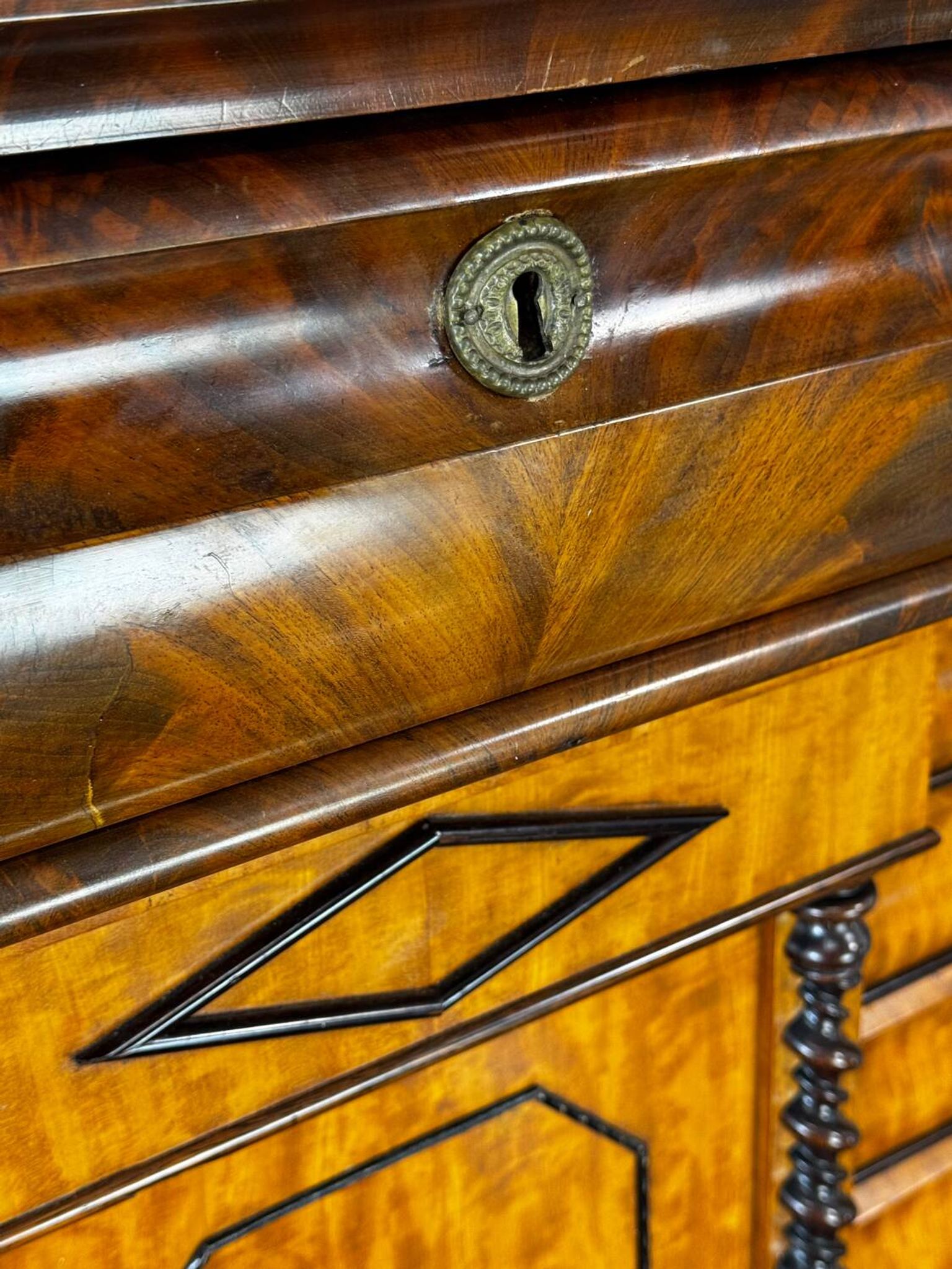 Biedermeier vintage oak and mahogany secretary desk, well-made, 1860.