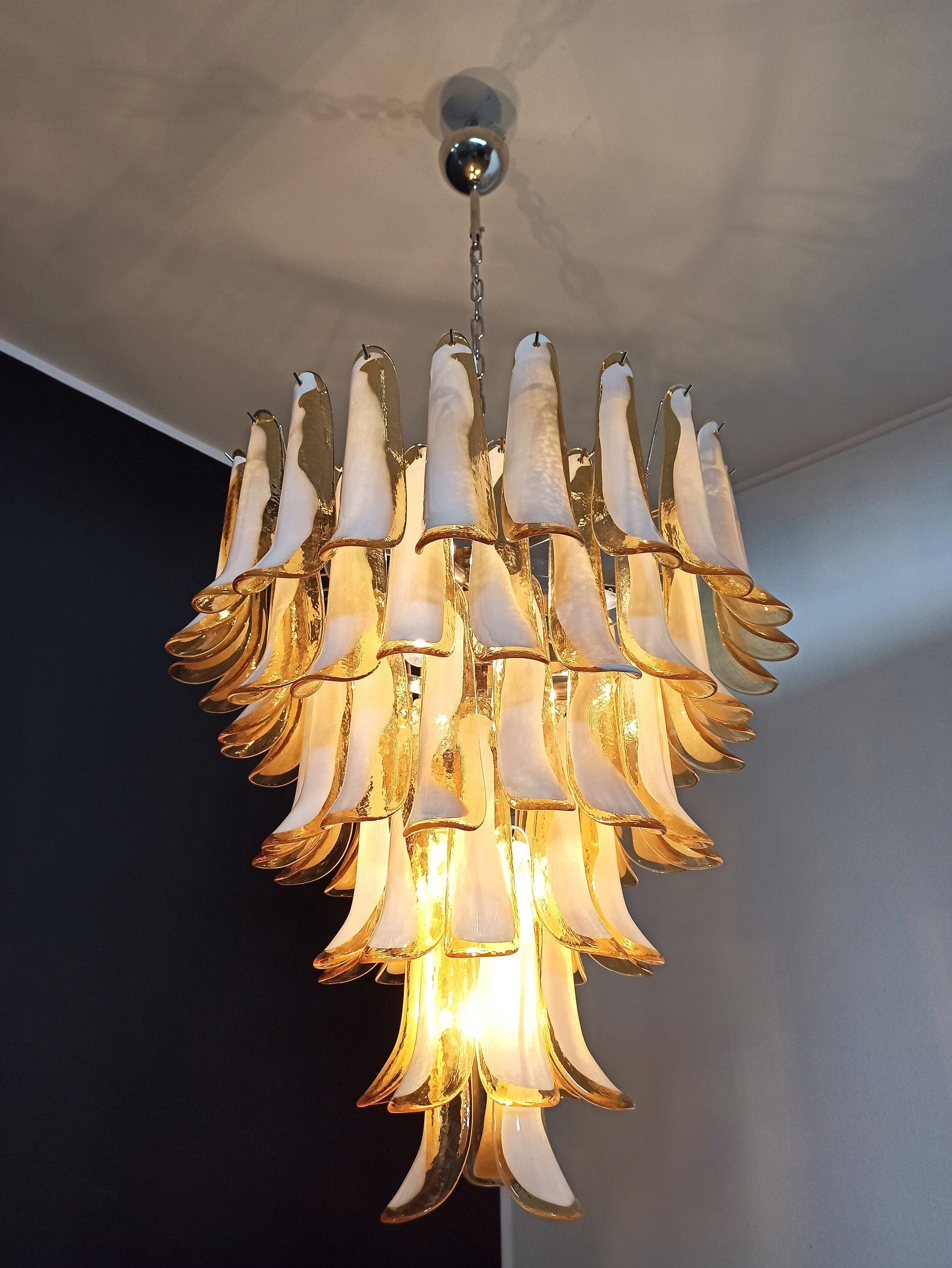 Vintage chandelier 70s italian, 75 petals in murano glass caramel