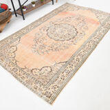 Madallion classic style distressed rug 266x161 cm
