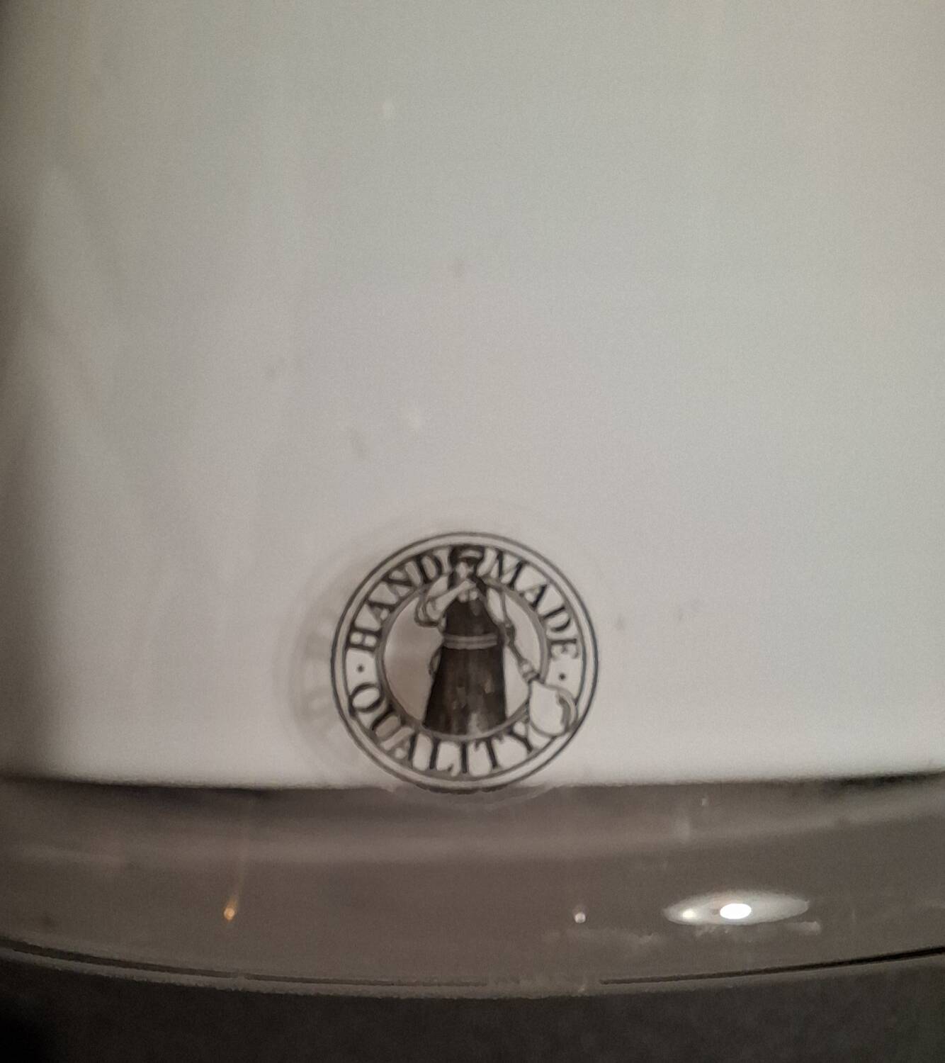 Contemporary handmade vase in opaline.