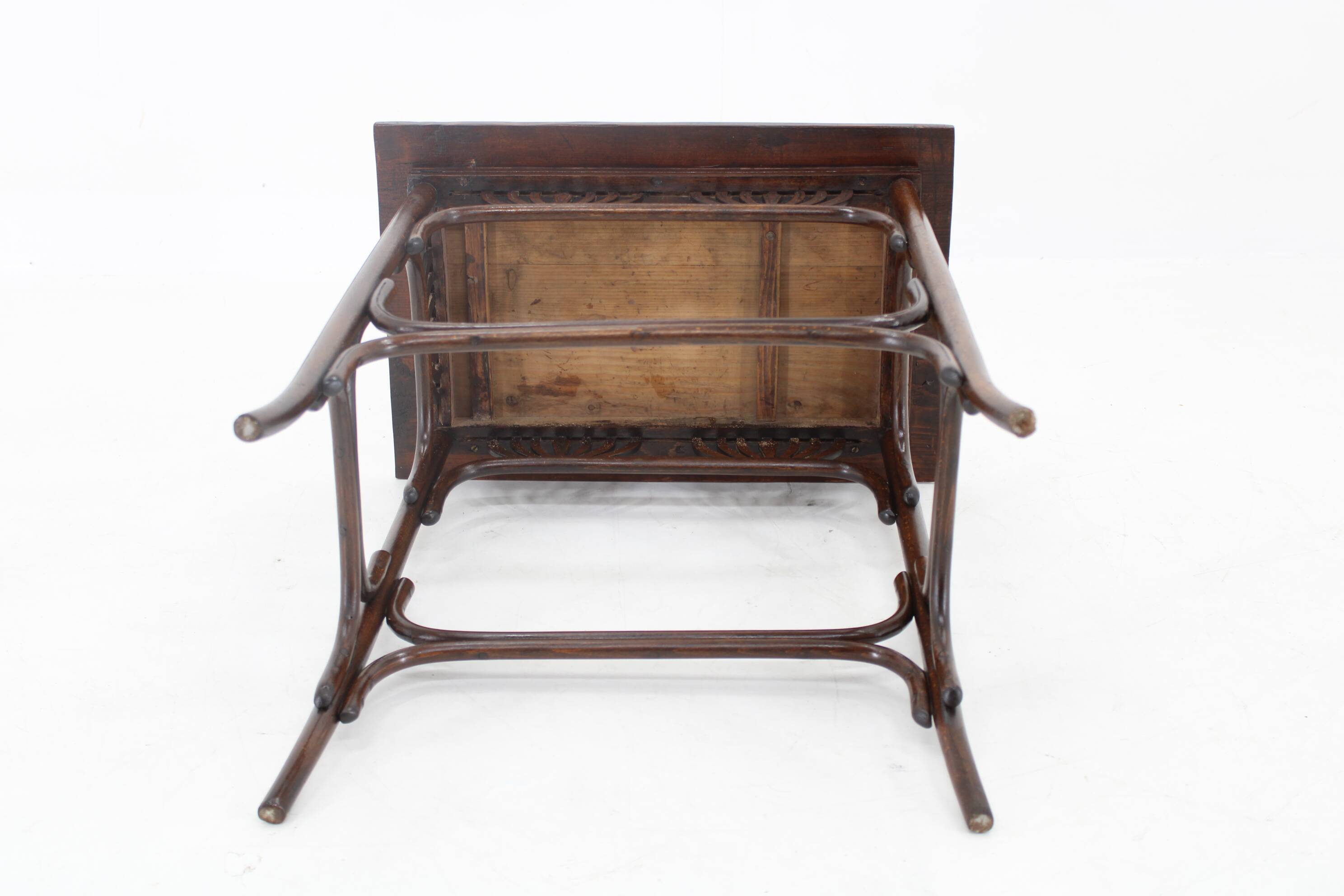 Art Nouveau Table Fischel No. 10, circa 1910, Thonet Style